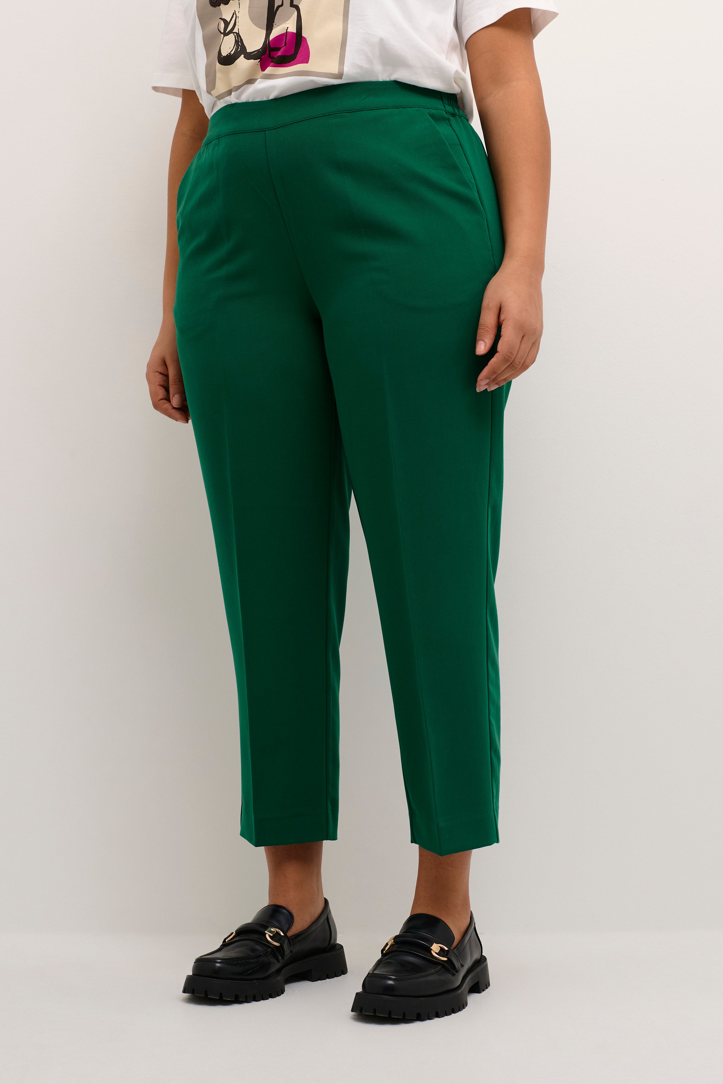 Kaffe Curve Sakira Crop Trousers in Green