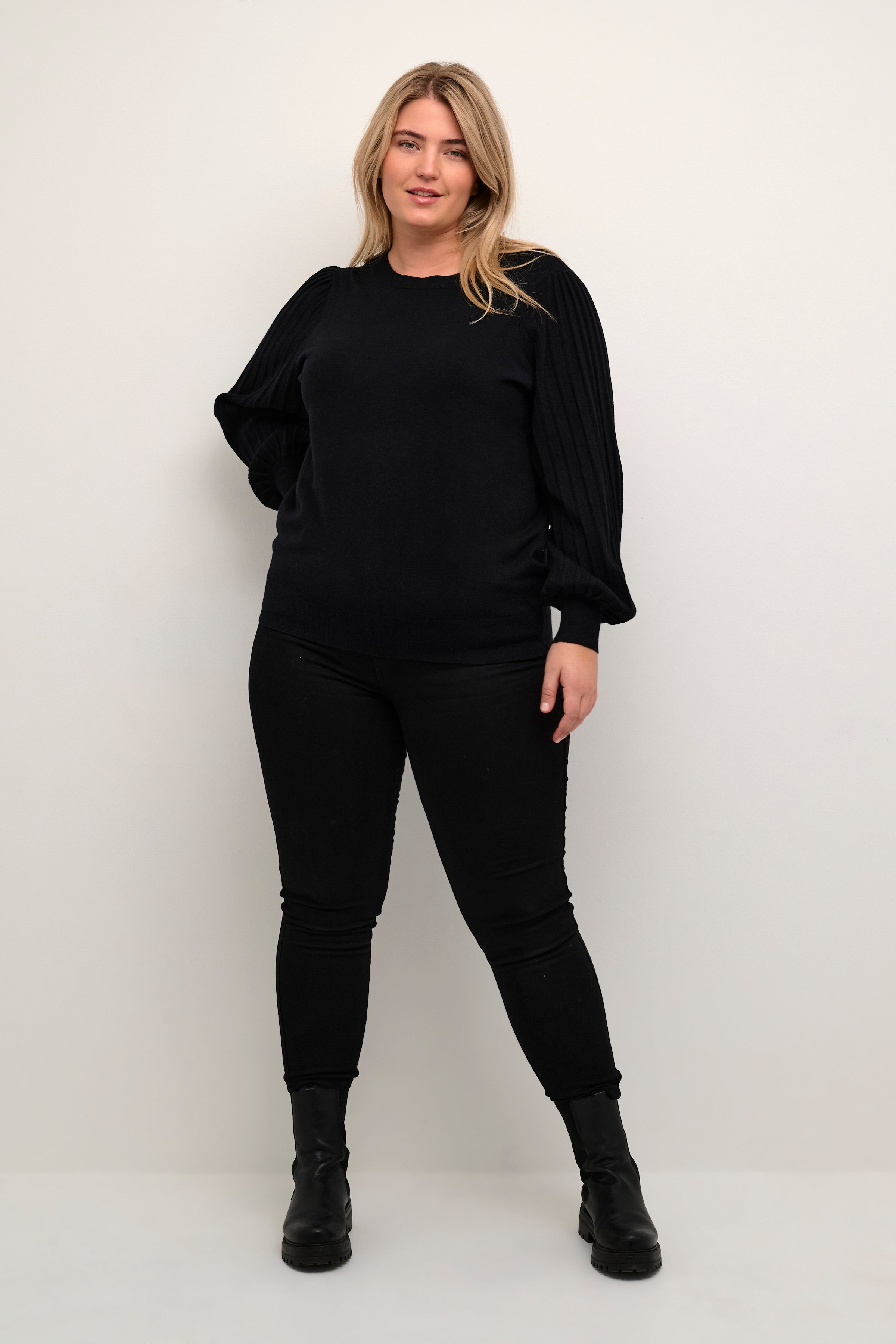 Kaffe Curve Loni Knit Pullover in Black