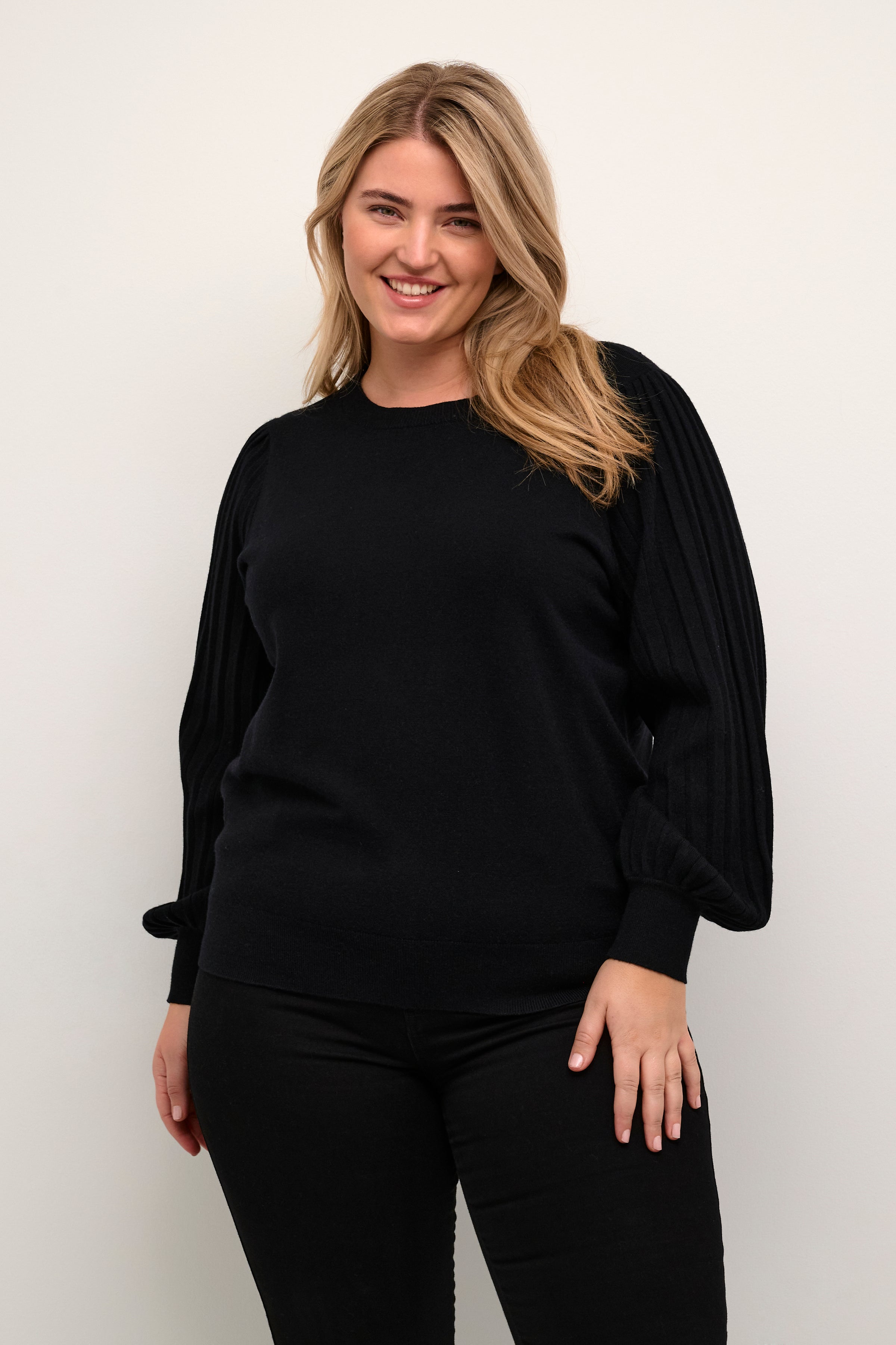Kaffe Curve Loni Knit Pullover in Black