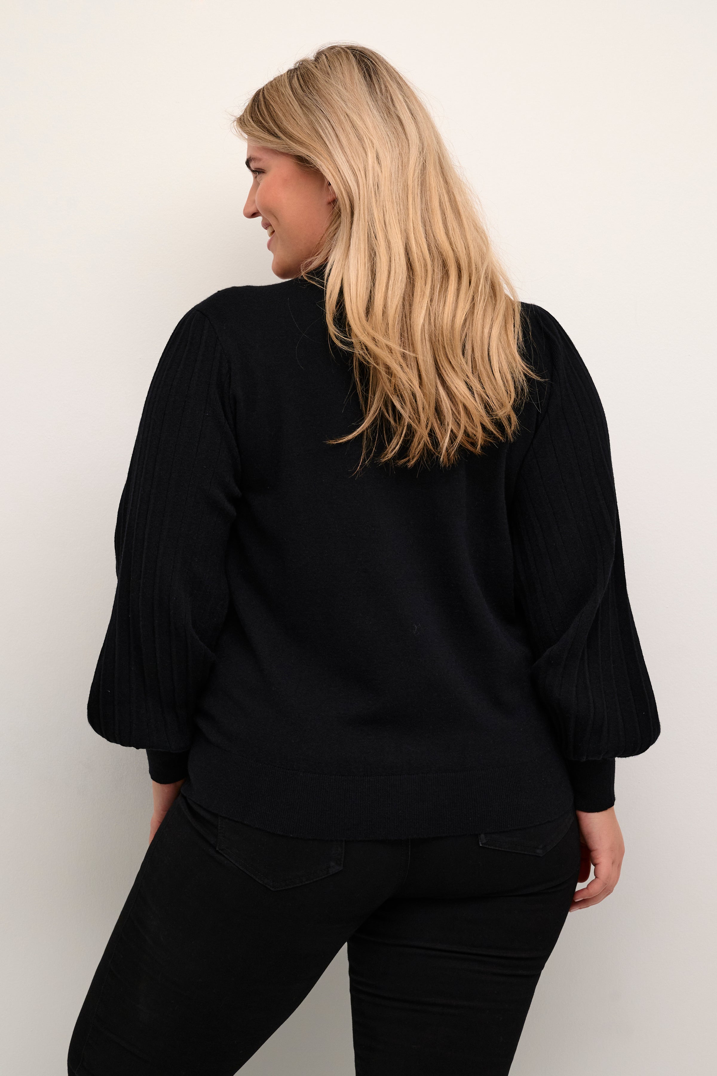Kaffe Curve Loni Knit Pullover in Black