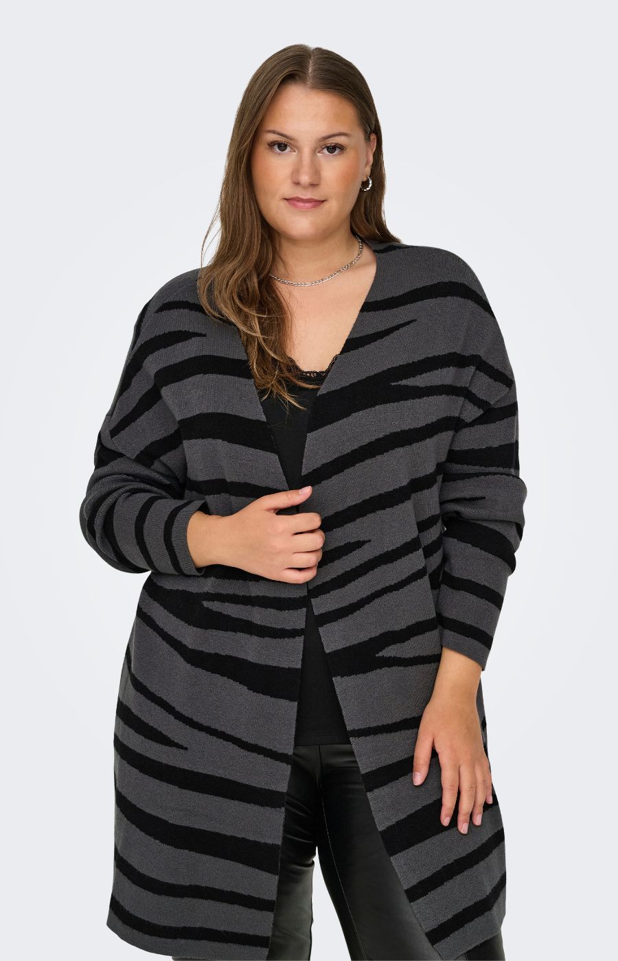 Only Carmakoma Frida Cardigan in Grey