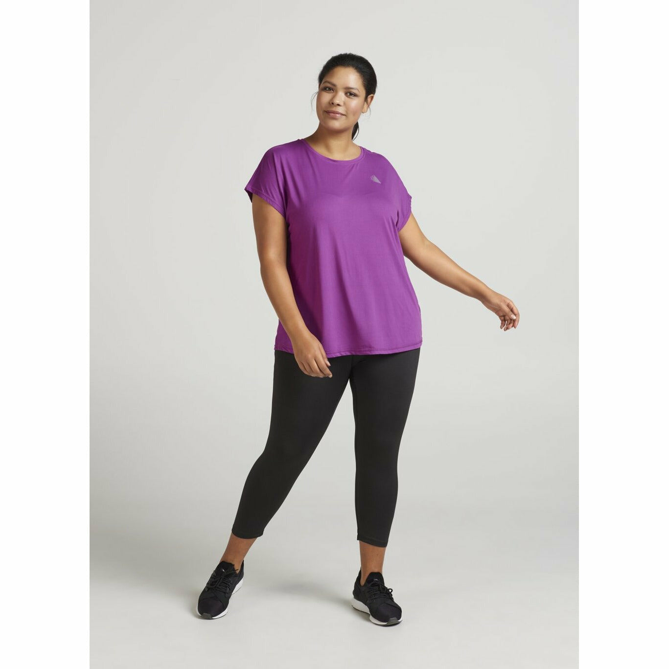 Zizzi Active Cropped Leggings in Black - Wardrobe Plus