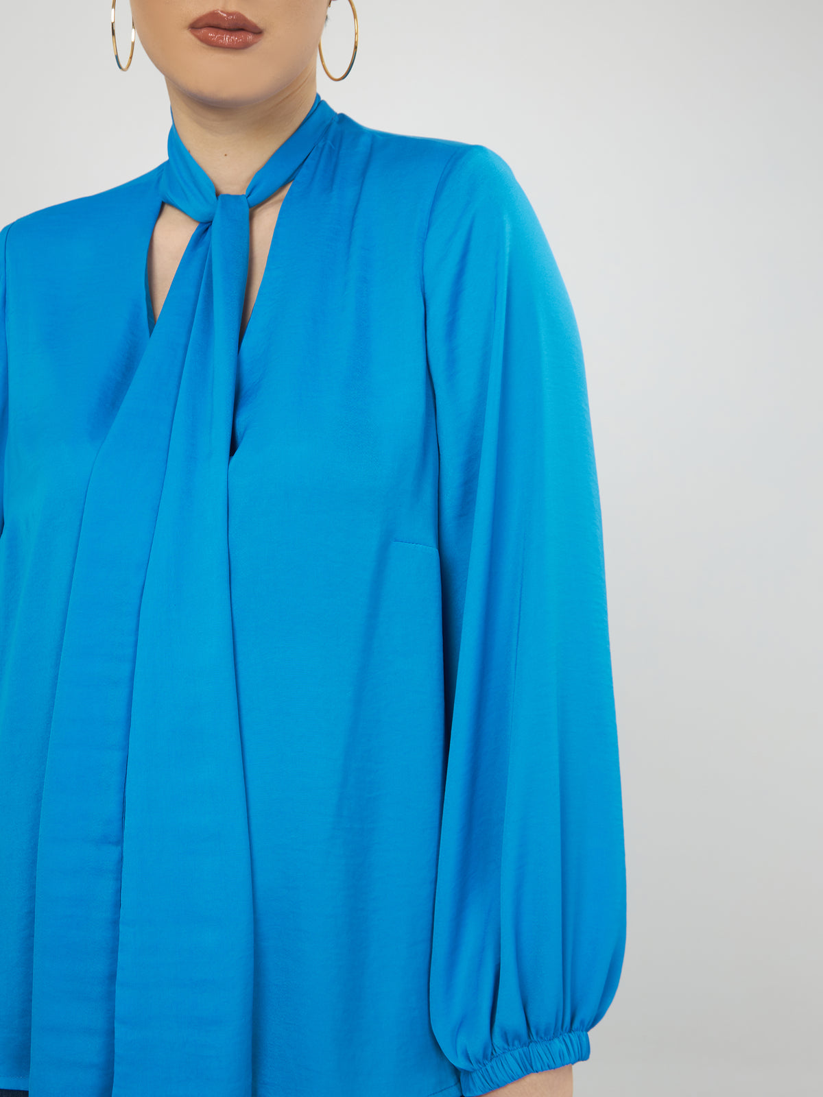 Mat Tie Neck Blouse in Turquoise