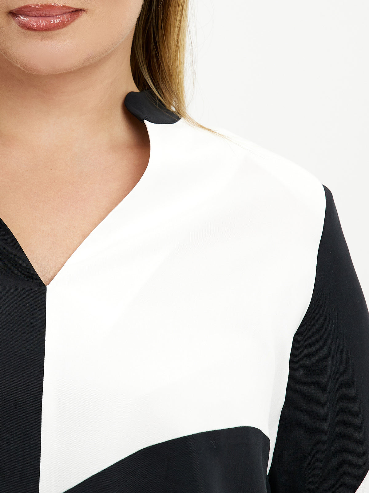 Mat White and Black Blouse