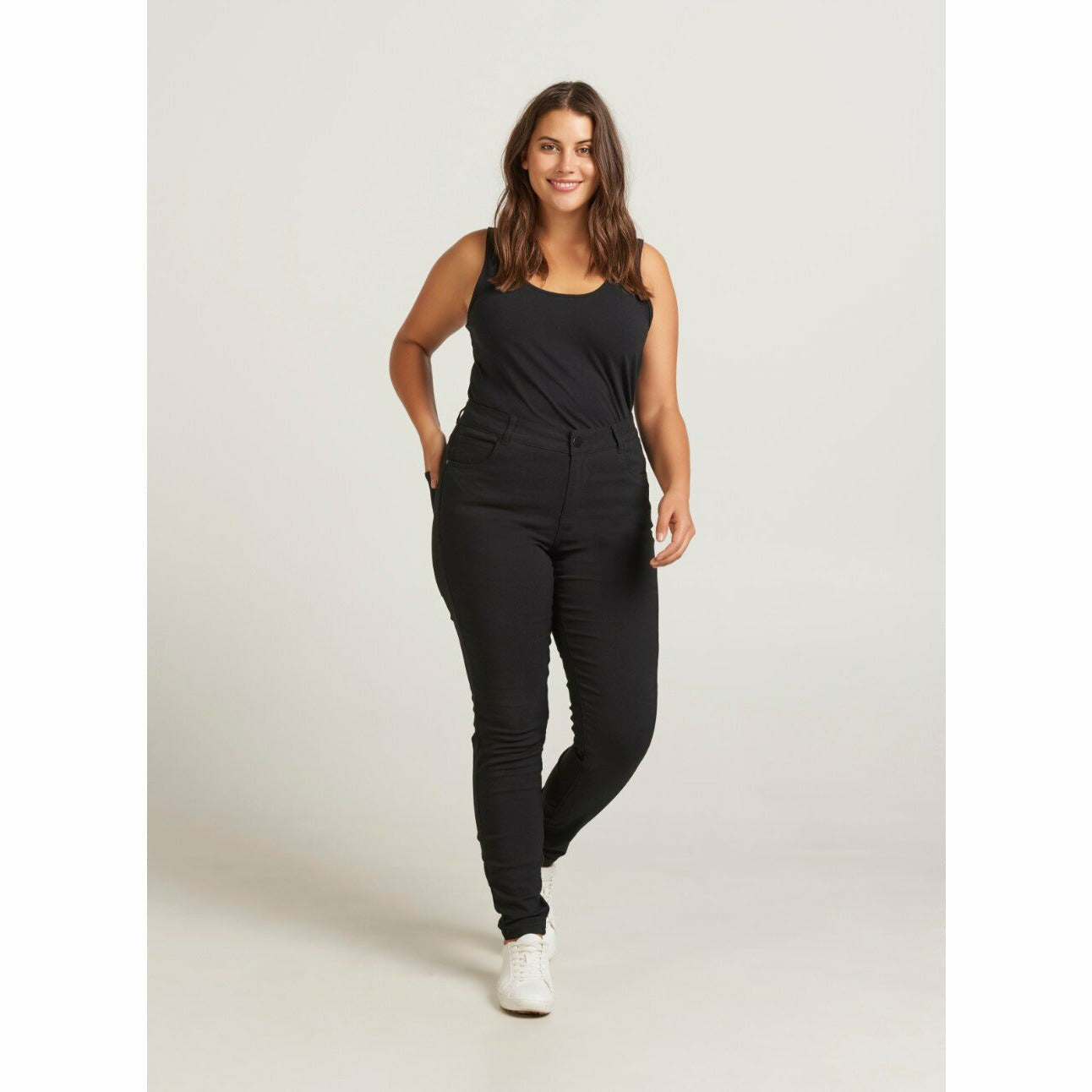 Zizzi Super Stretch Jeans in Black - Wardrobe Plus