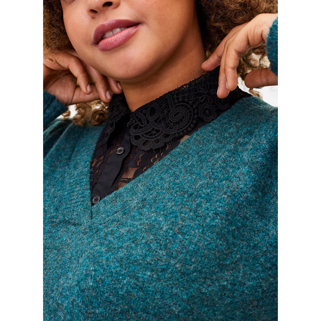 Zizzi Lace Collar in Black - Wardrobe Plus