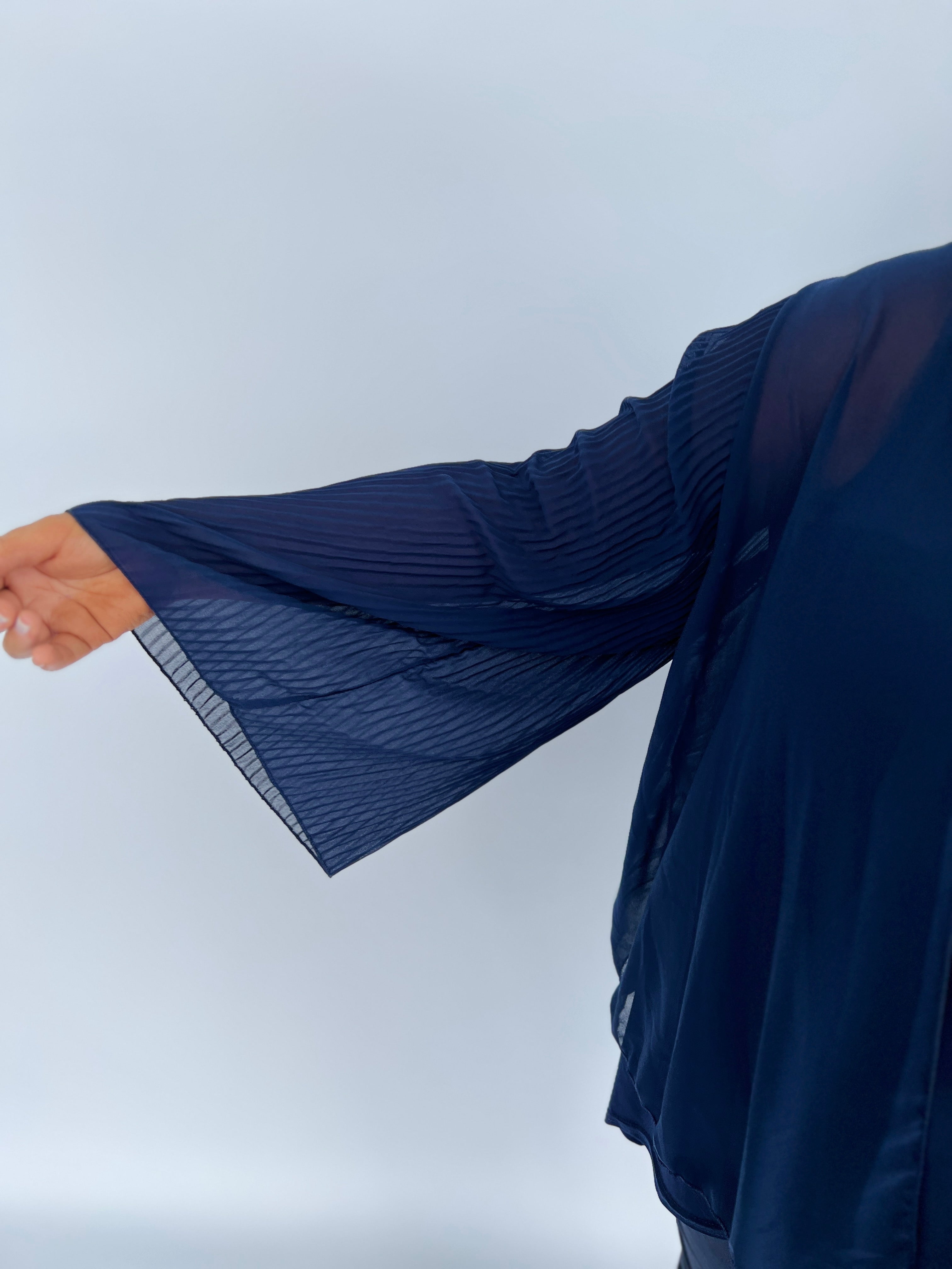 Isla Pleated Sleeved Bolero in Navy