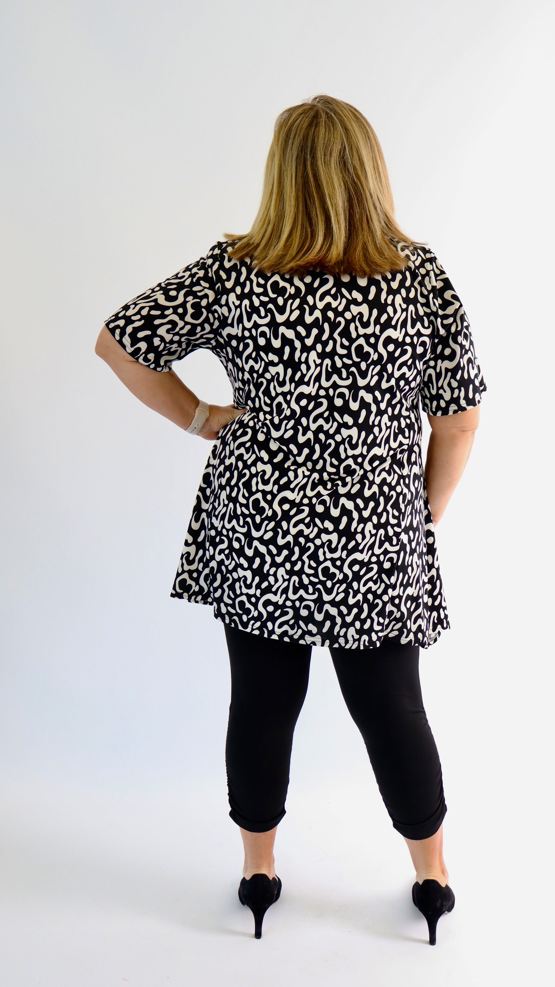 Magna Two Pocket Leo Tunic