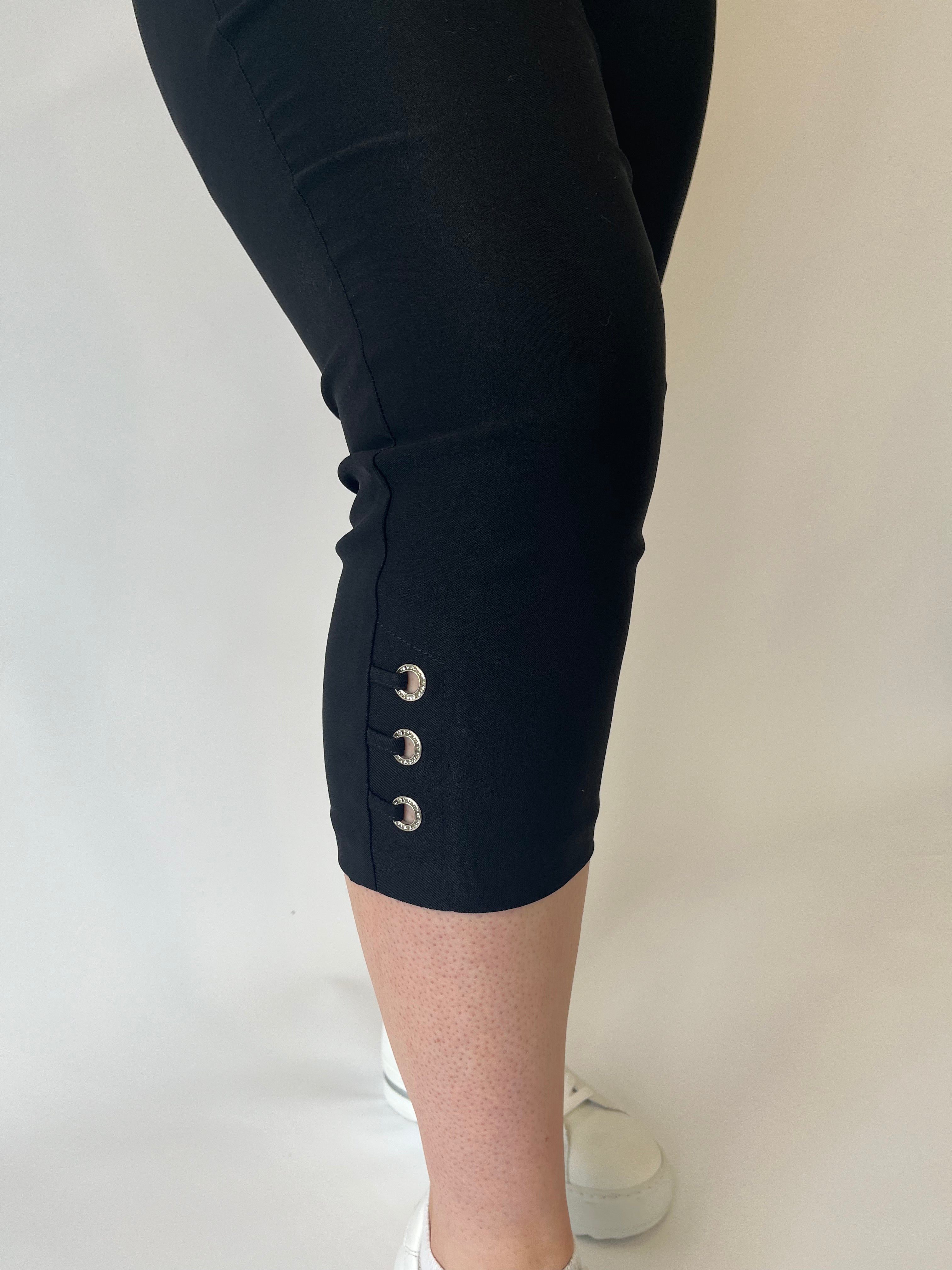 Pinns Crop Trouser in Black