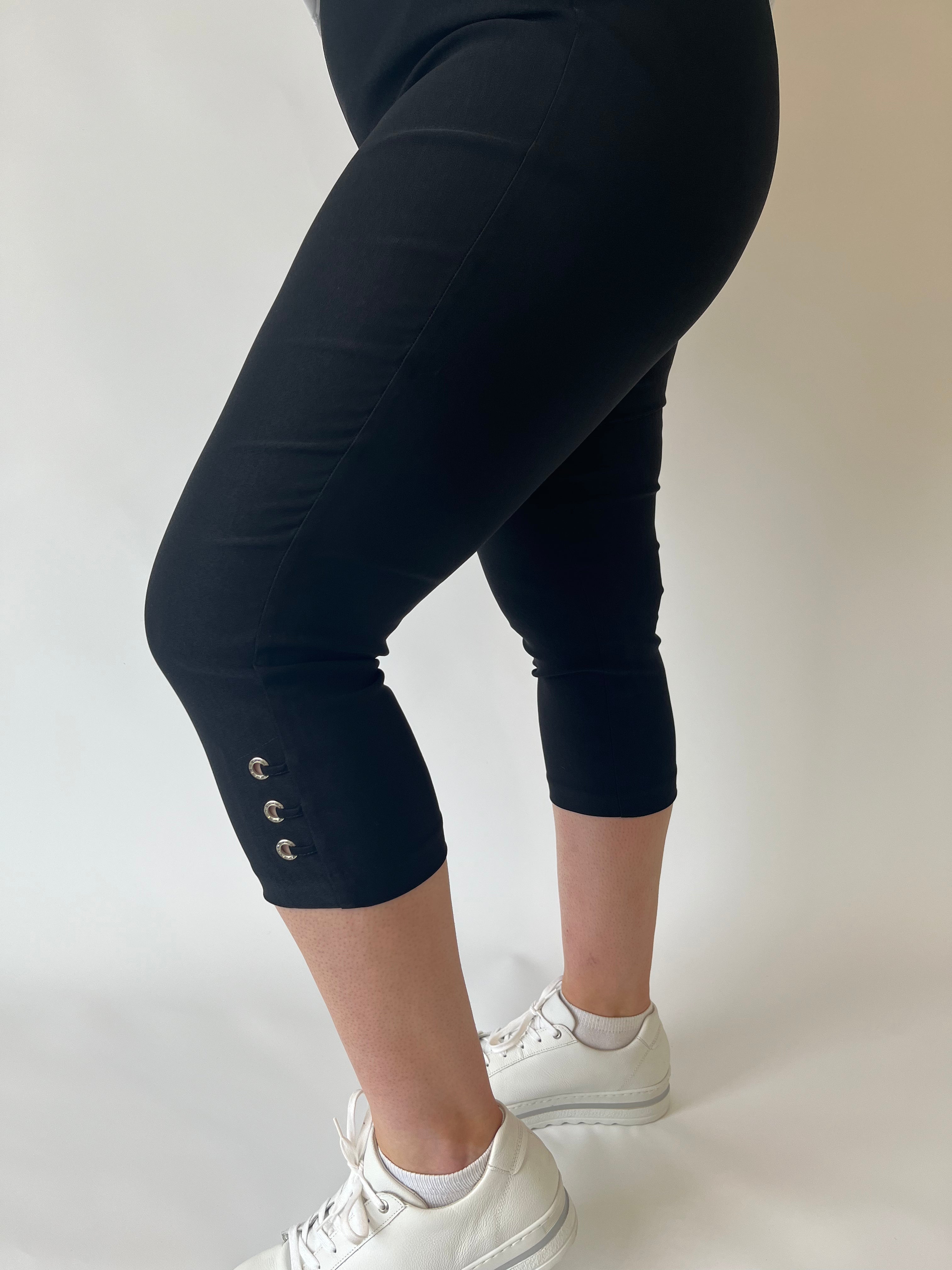 Pinns Crop Trouser in Black