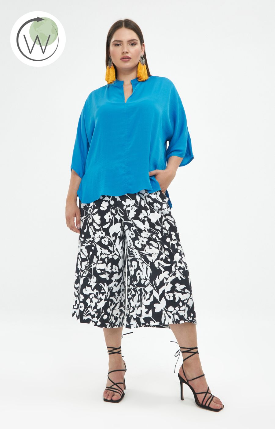 Mat V-Neck Blouse in Blue