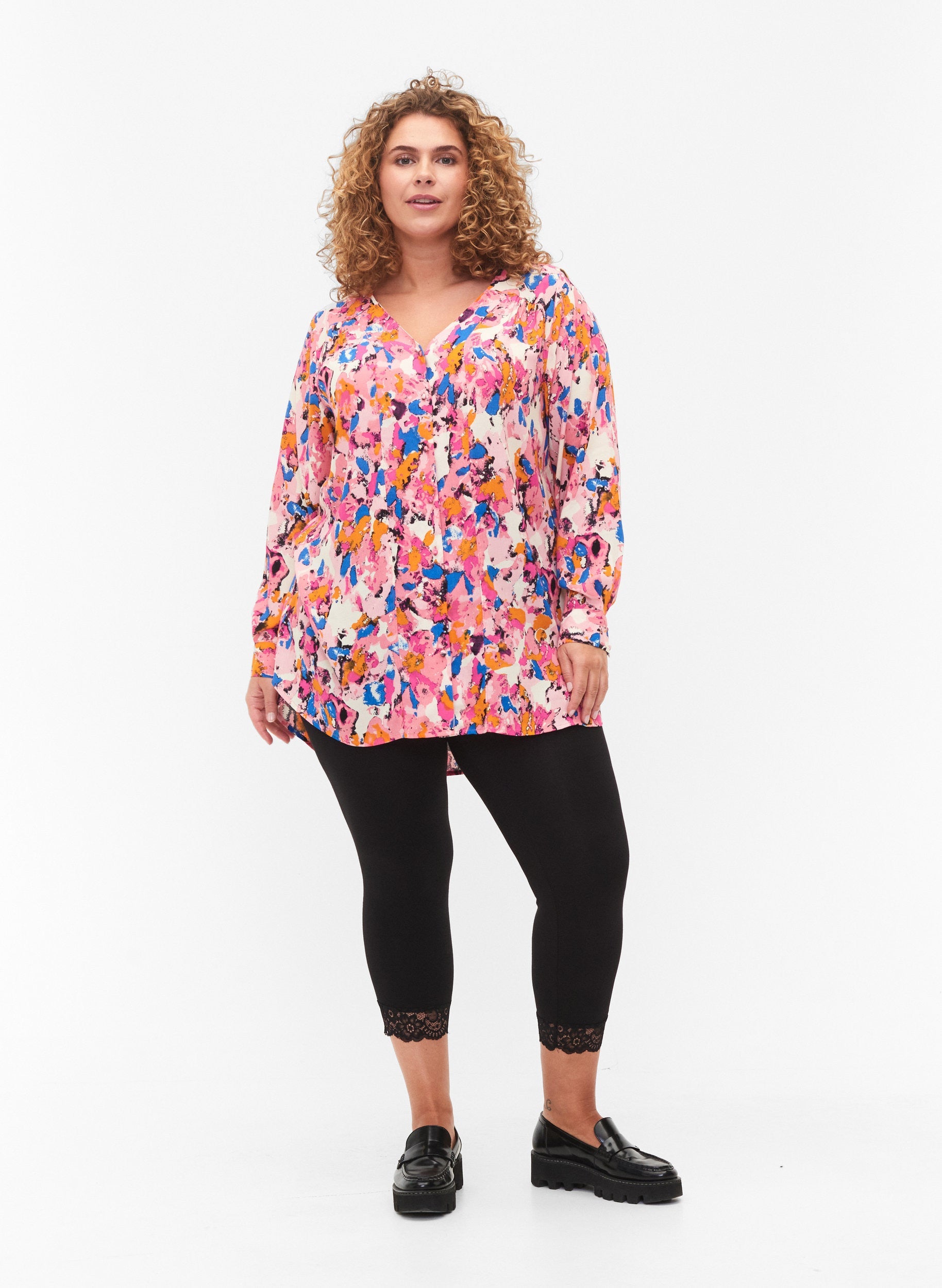 Zizzi Lace Trim 3/4 Leggings in Black