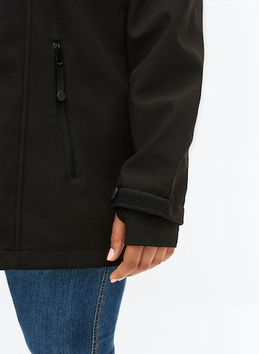 Zizzi Softshell Jacket in Black