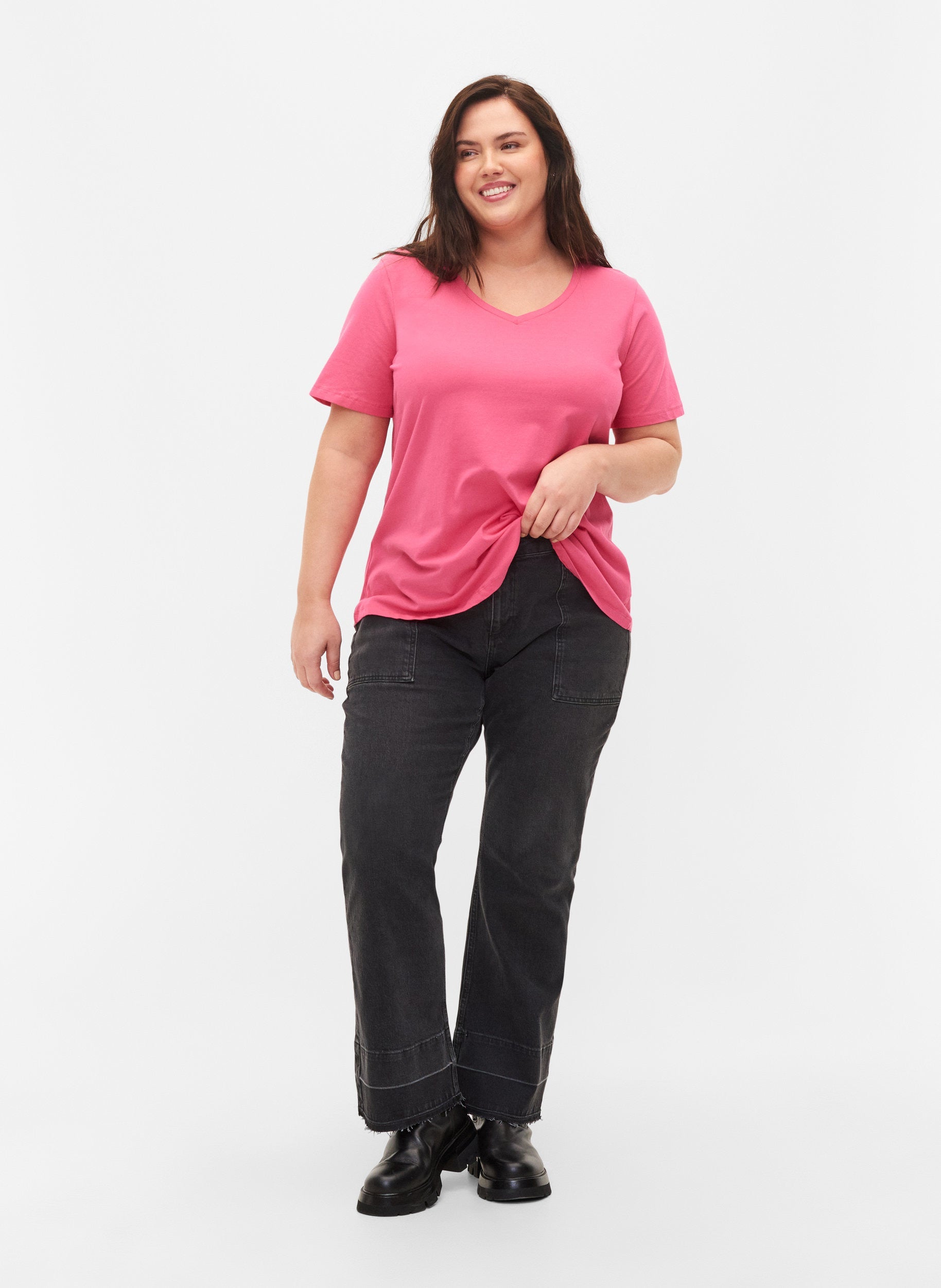 Zizzi Cotton V-Neck Tee in Pink