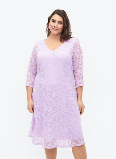 Zizzi Bonnie Lace Dress in Lavender - Wardrobe Plus