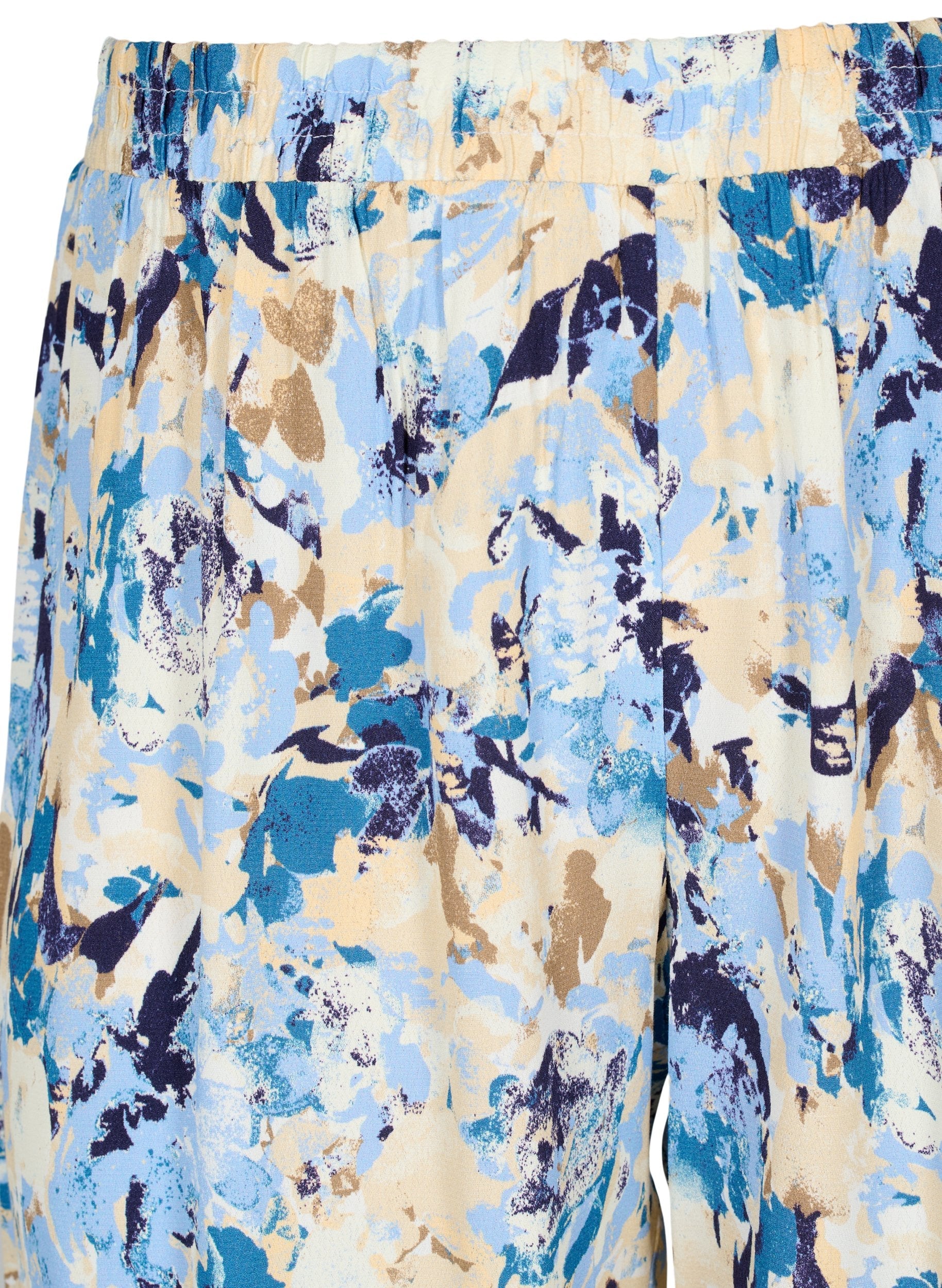 Zizzi Bella Graphic Shorts in Blue