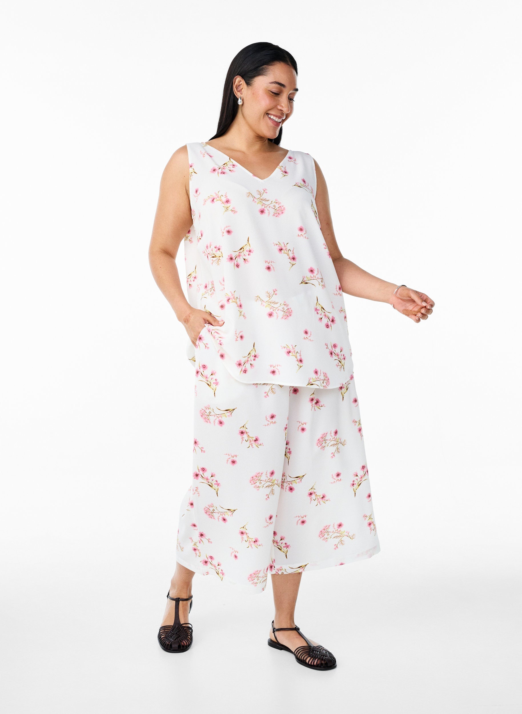 Zizzi Anni Sleeveless Top in White