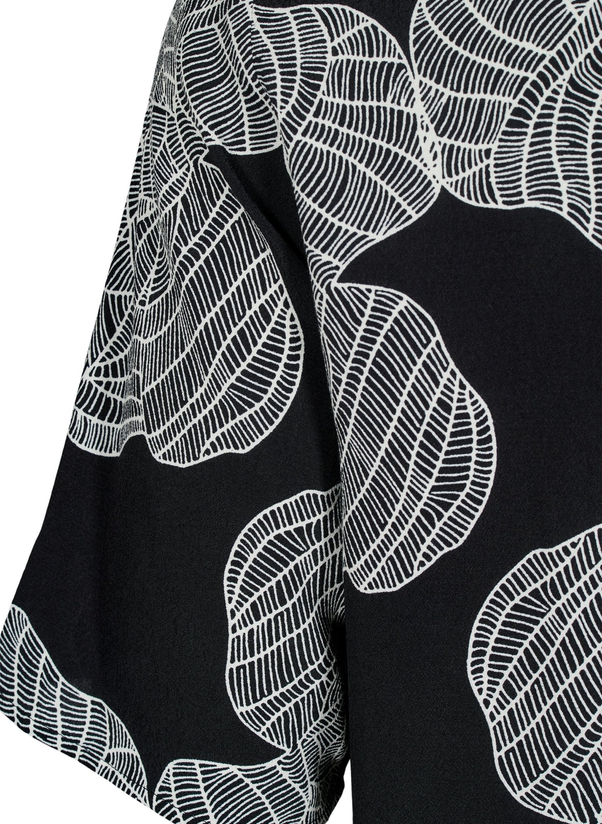 Zizzi Bella Blouse in Black Flowers