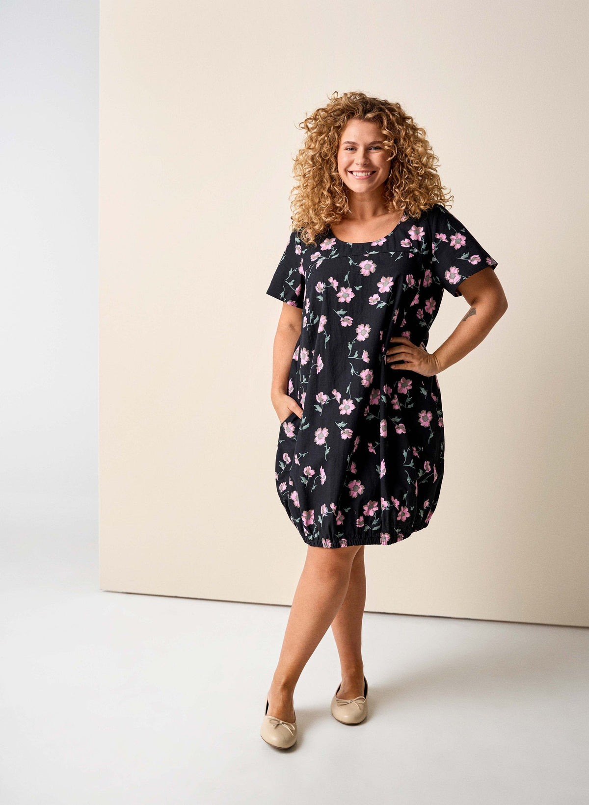 Zizzi Cotton Bubble Dress in Black with Pink Flowers