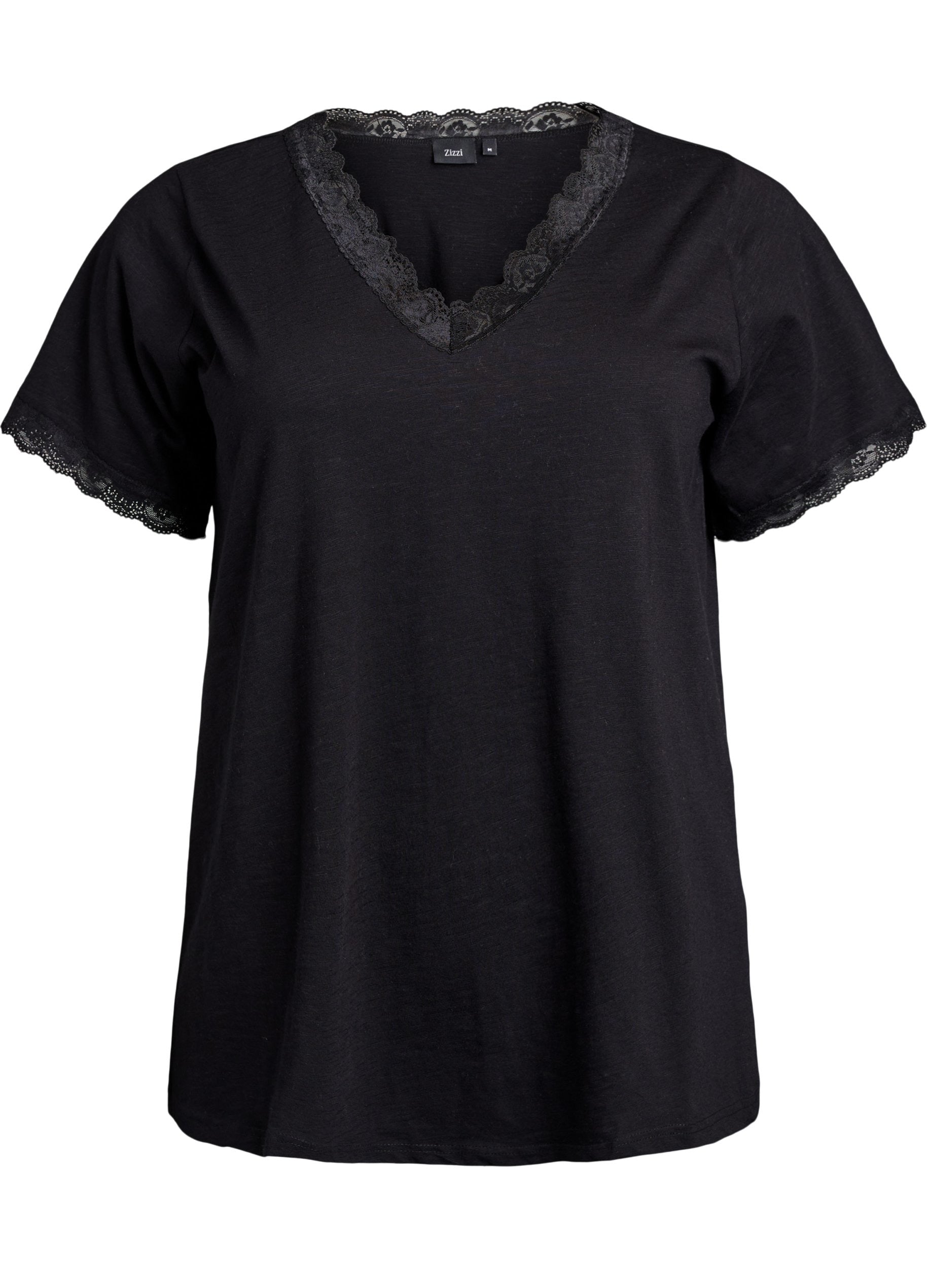 Zizzi Kamia T-Shirt in Black, front view, V neckline, short sleeves, both with lace edging