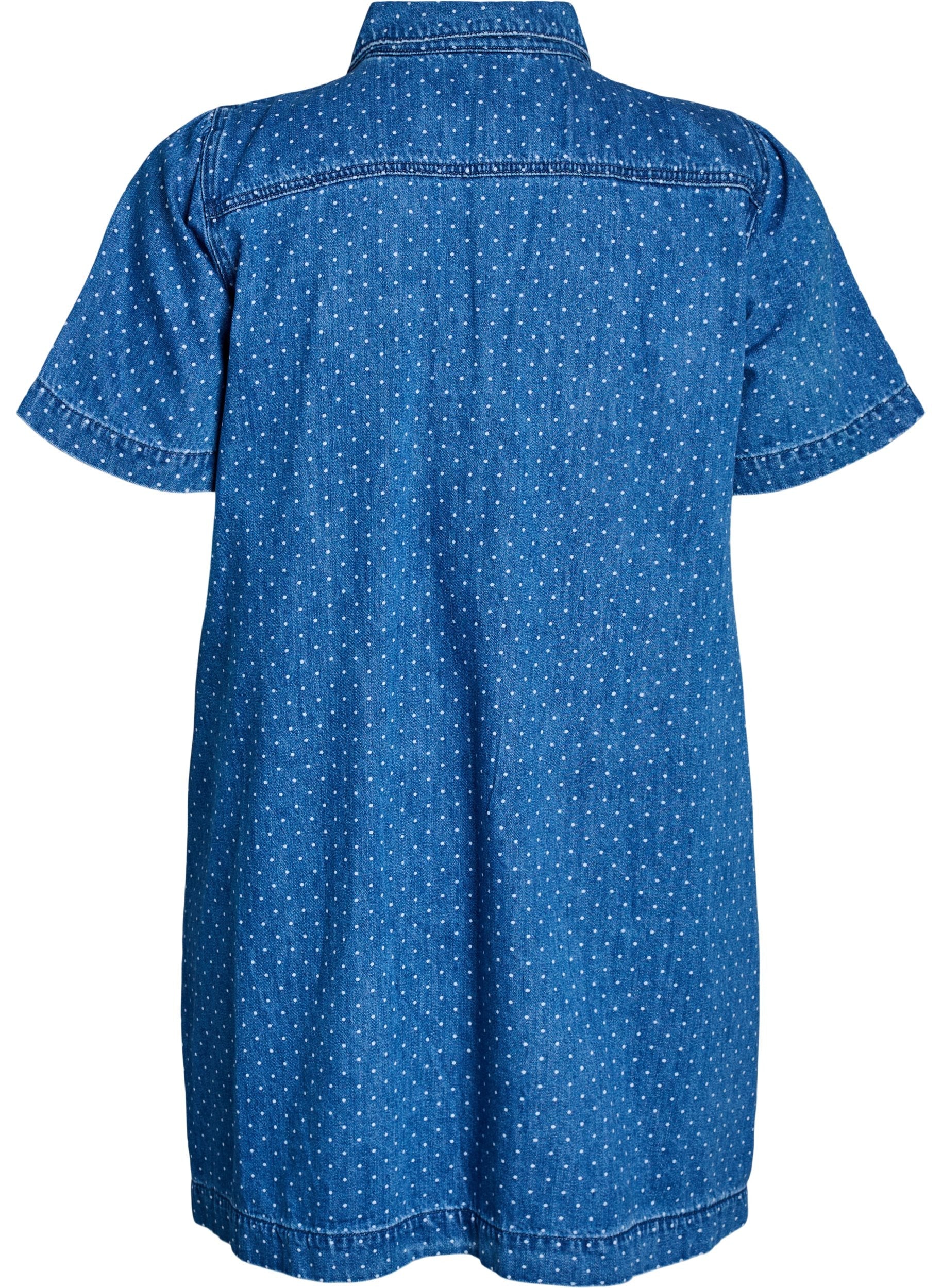 Zizzi Misha Denim Dress, Back view, round neckline with a shirt collar, button placket, short sleeves, faux breast pockets, knee length, all over dot design