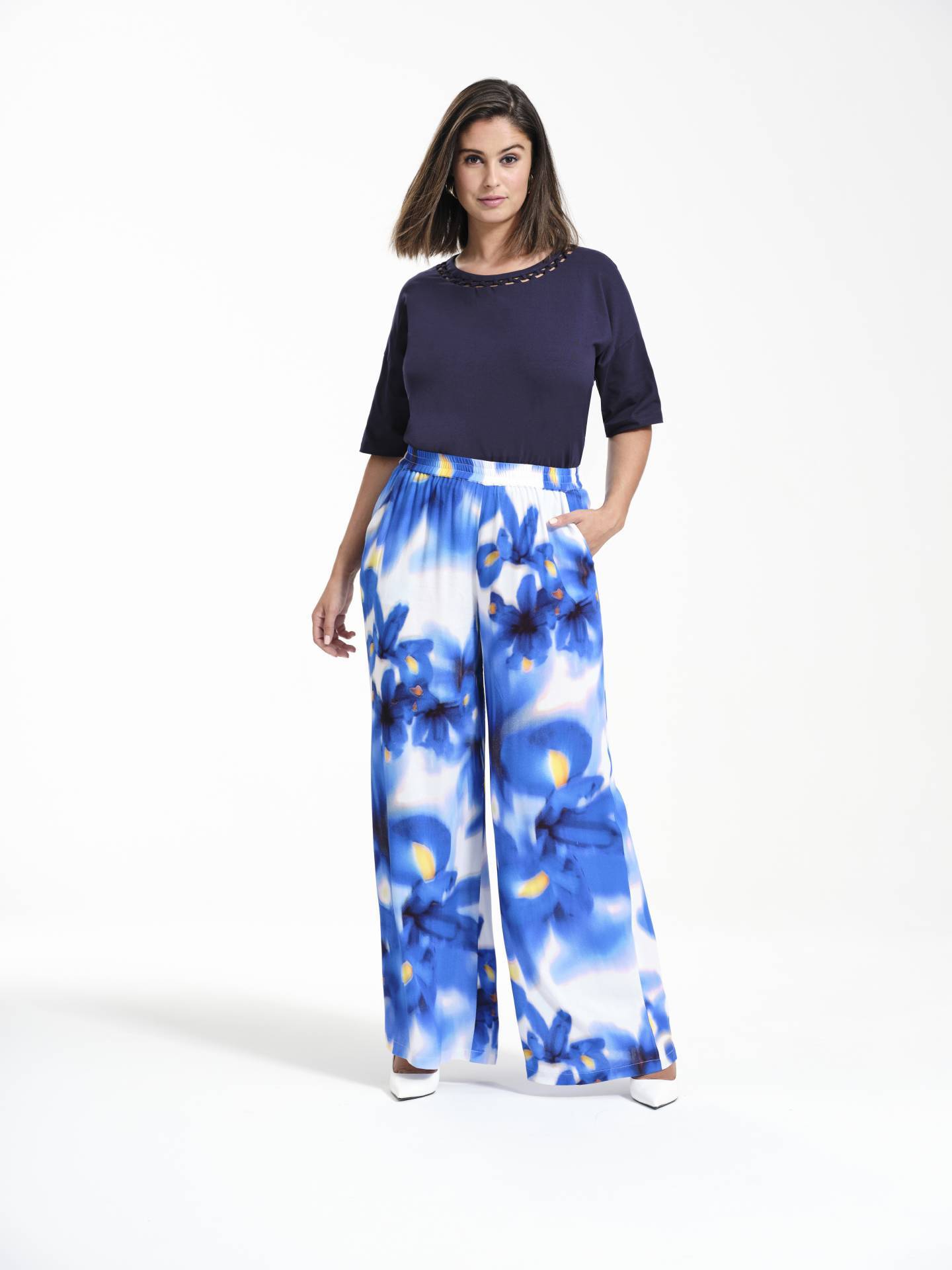 Ulla Popken Cut Out Neck in Navy