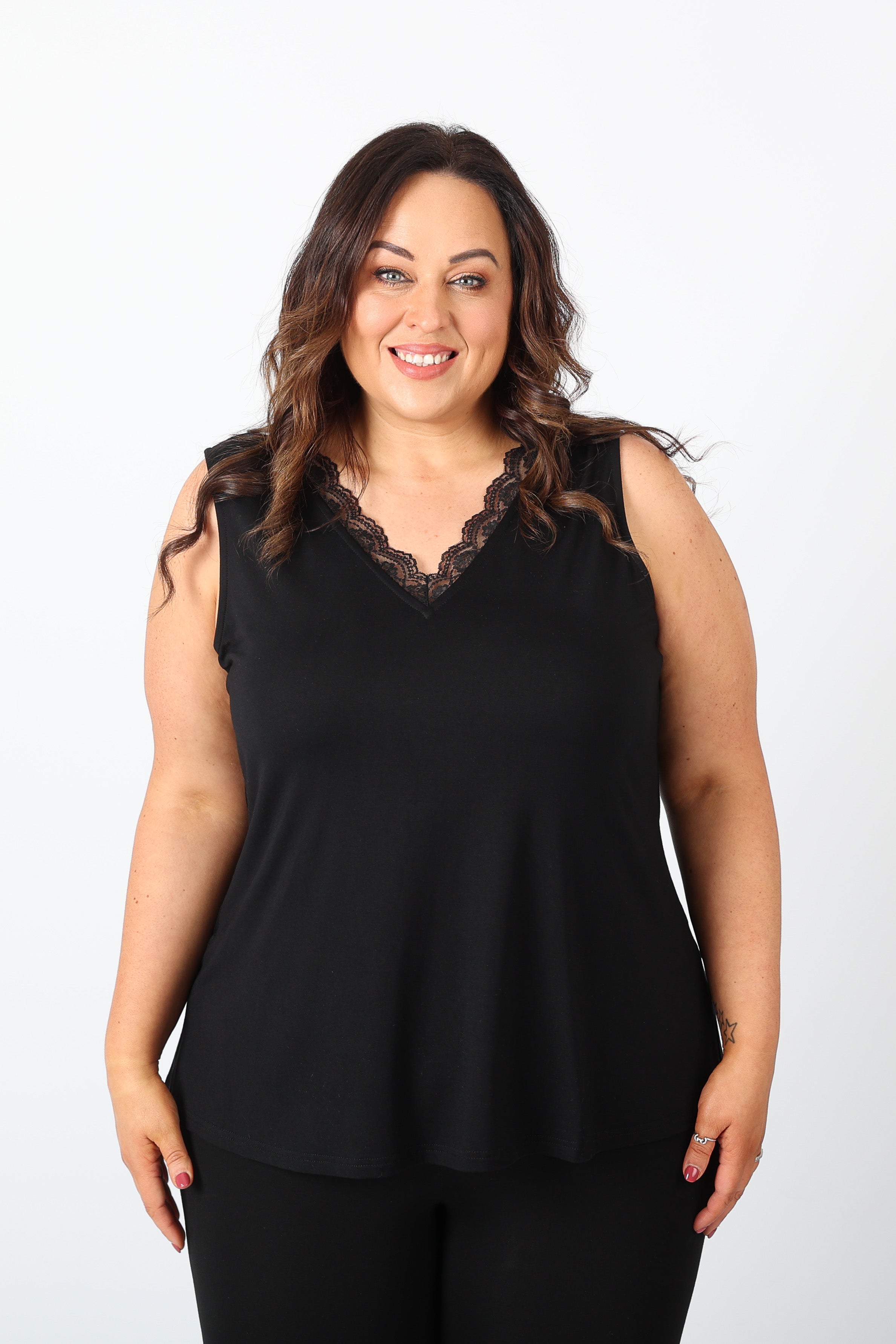 Mellomi Ava Lace Vest in Black