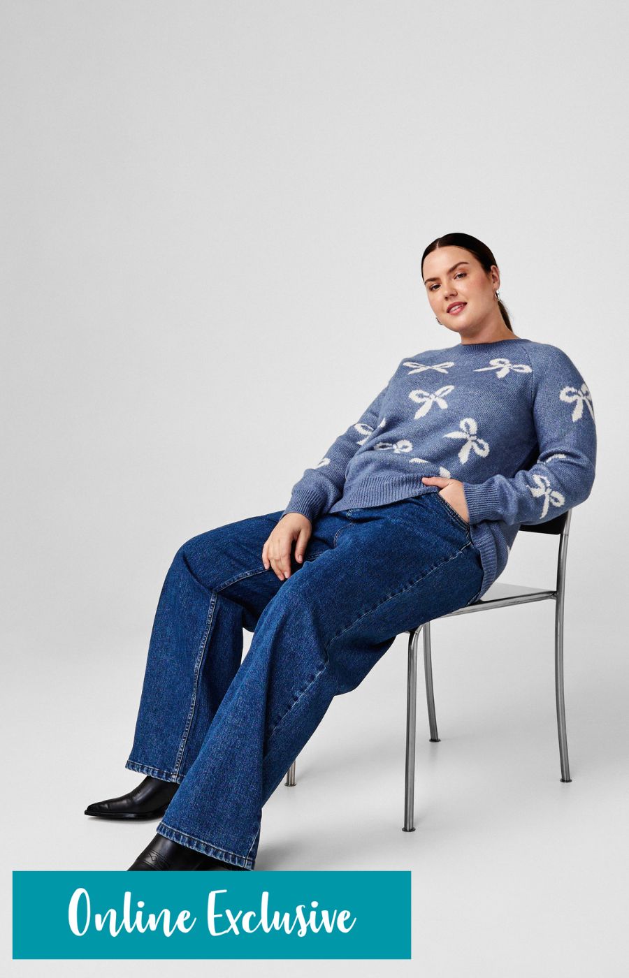 Zizzi Bowy Knit Jumper in Blue