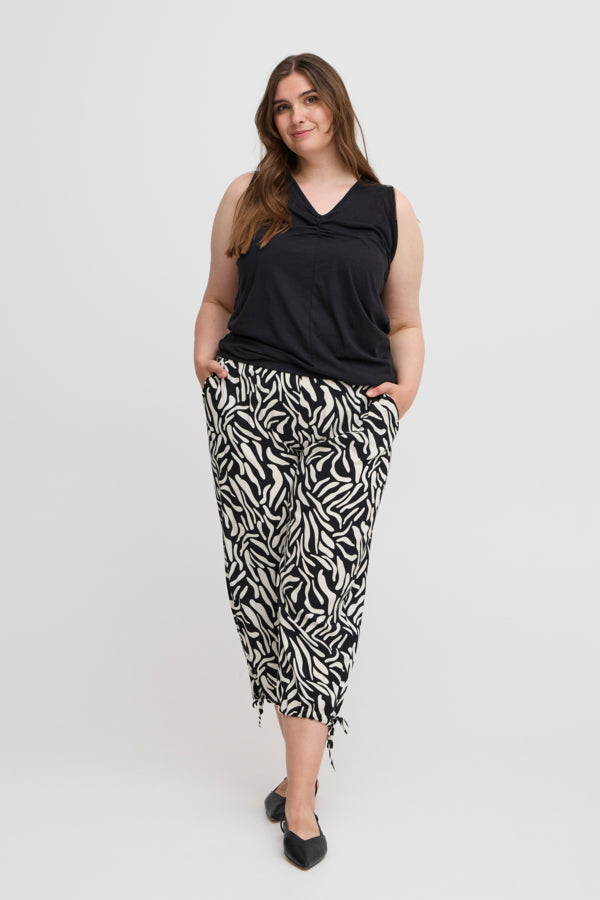 Simple Wish Relax Trousers in Black