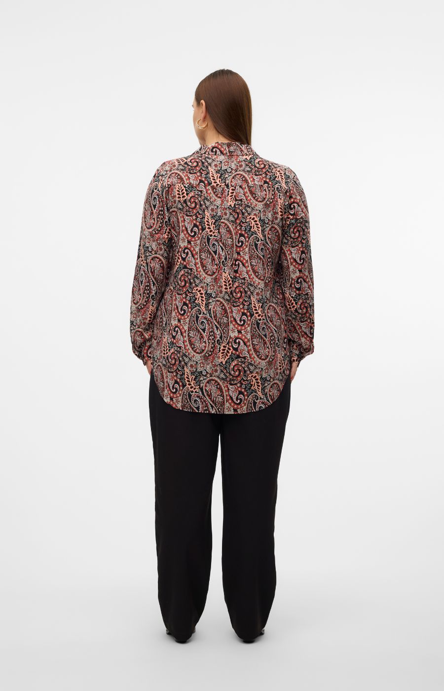 Vero Moda Curve Mable Shirt in Red Paisley Print