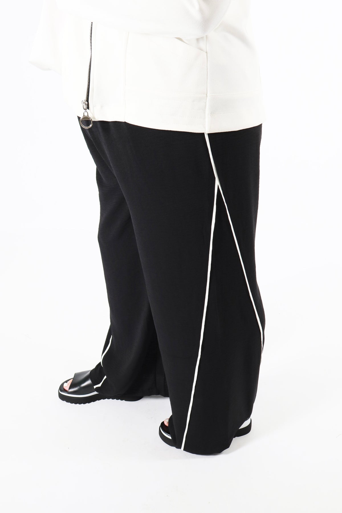 Curviss Wide Leg Trouser in Black