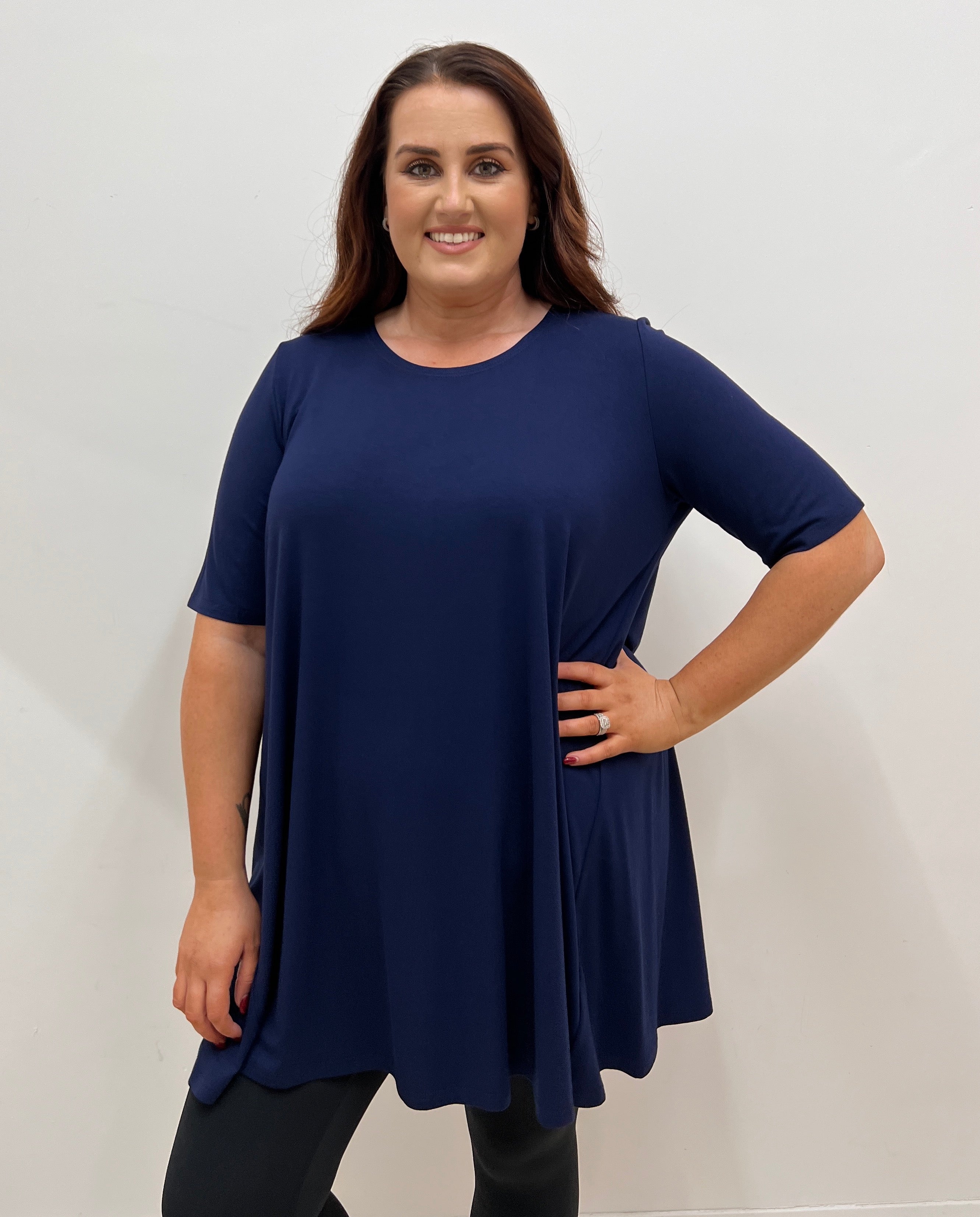 Noen Basic Top in Navy - Wardrobe Plus