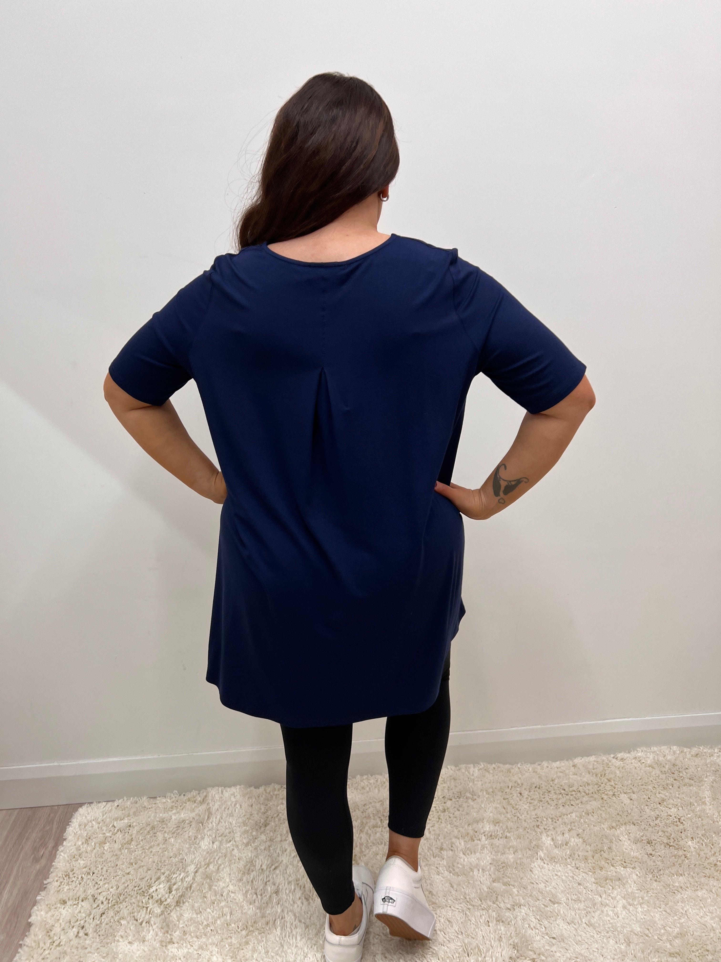 Noen Basic Top in Navy - Wardrobe Plus