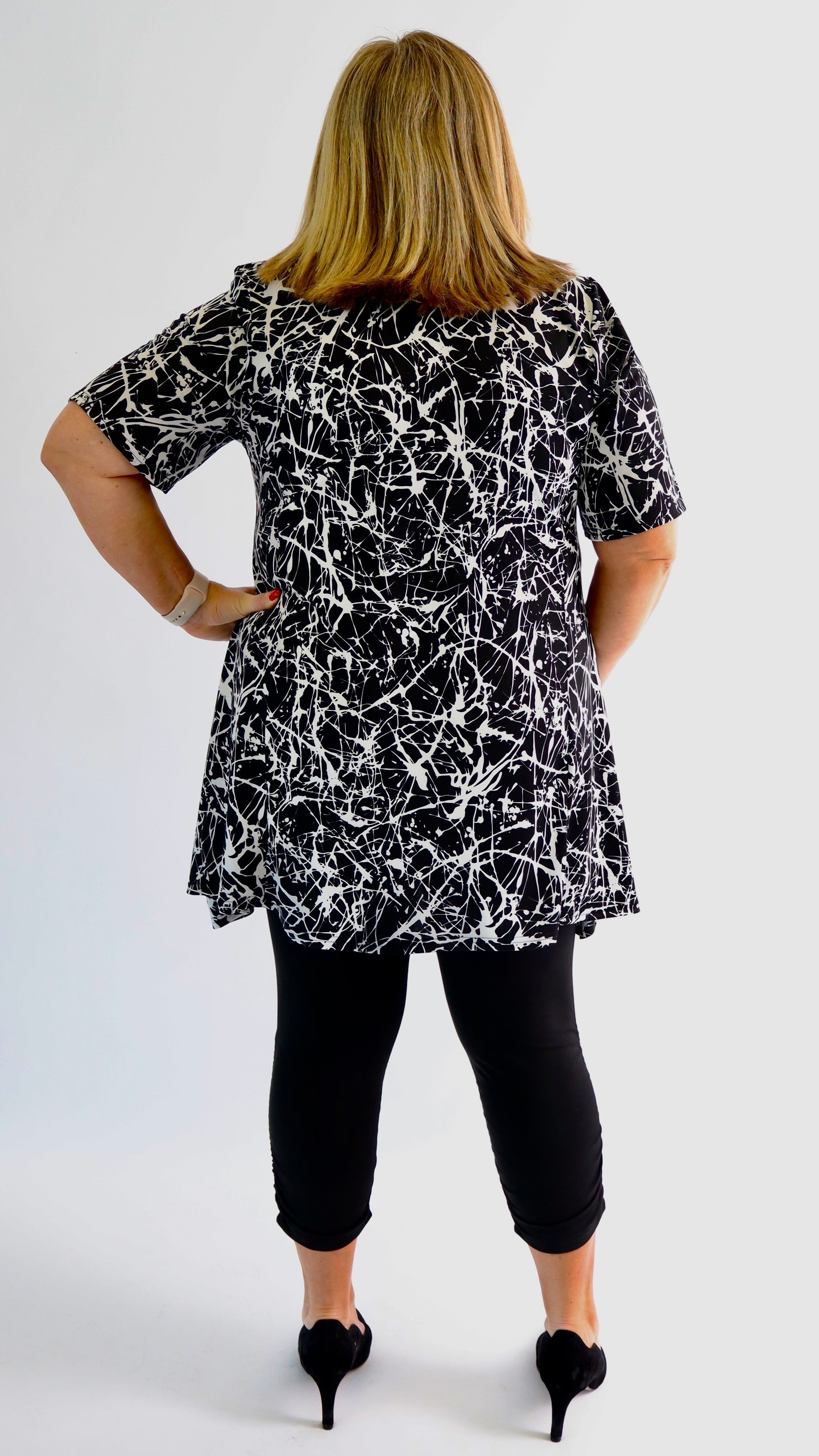 Magna Two Pocket Splash Tunic