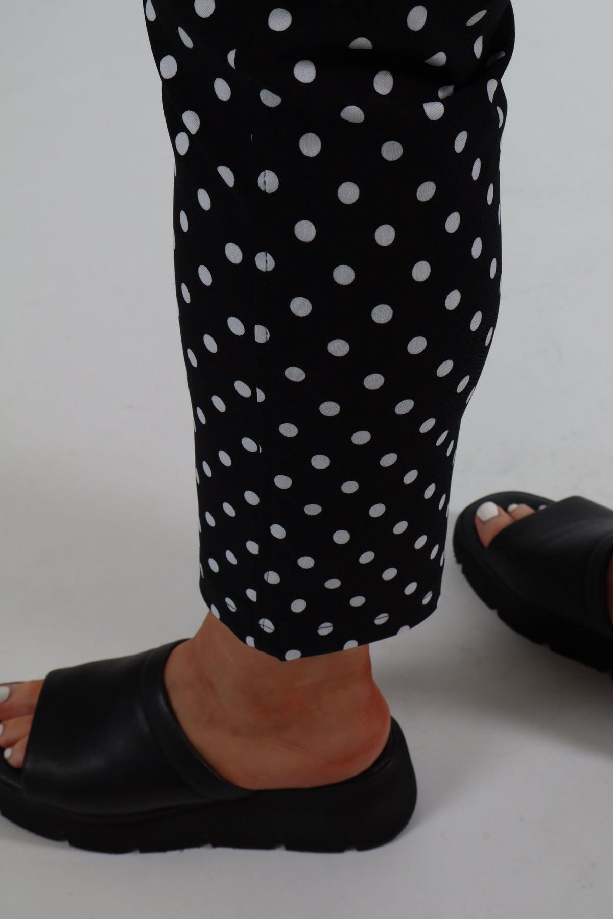 Robell 7/8ths Trousers | Black Polka Dot