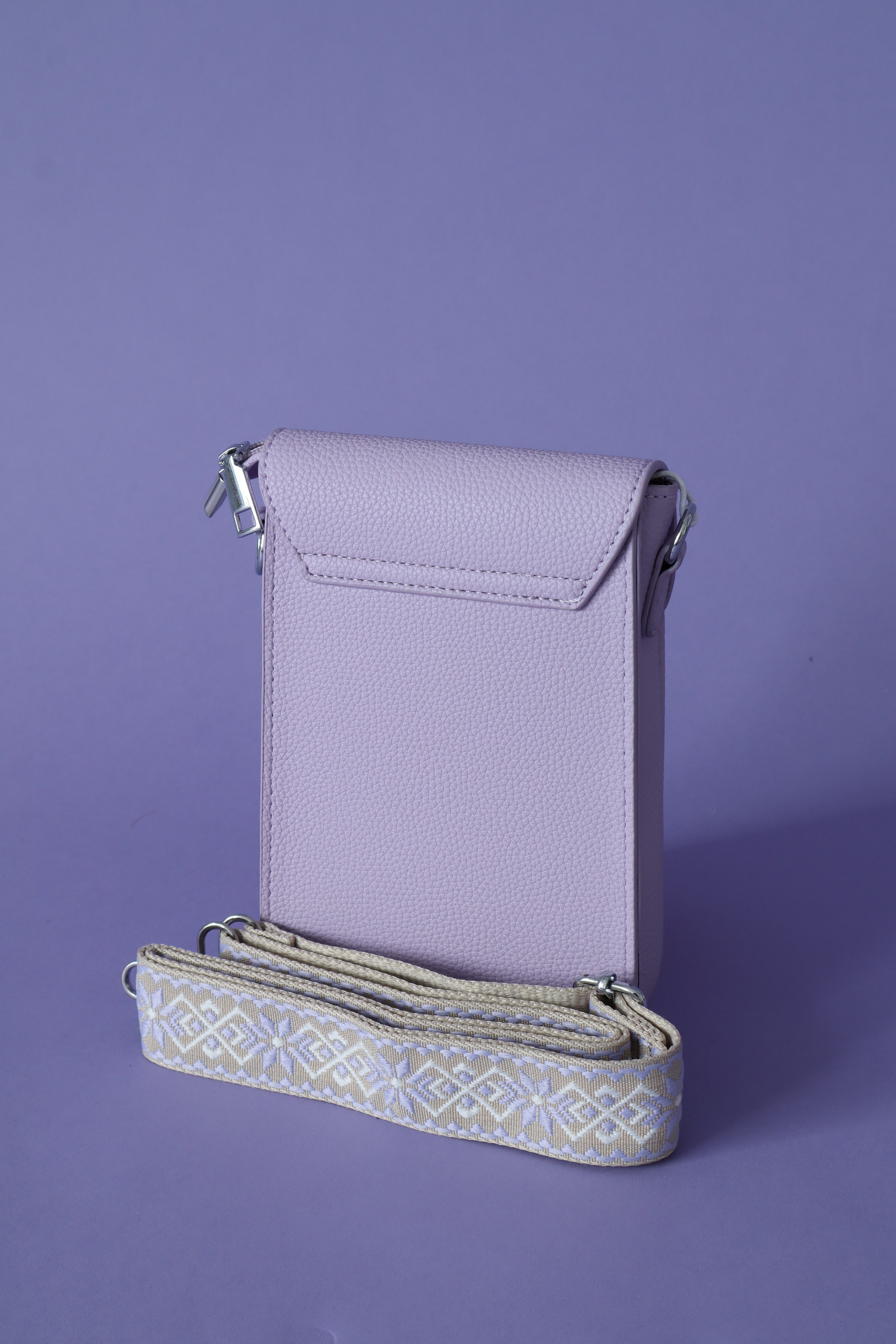 Phoebe Phone Bag in Lilac