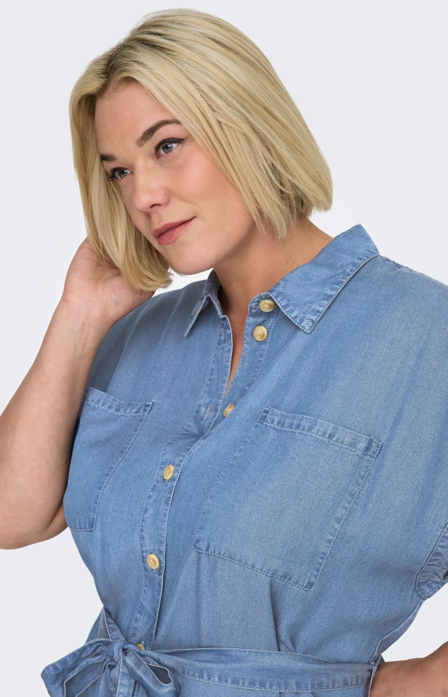 Only Carmakoma Pema Denim Dress, Close up, collared neck short sleeves, breast pockets and tie belt