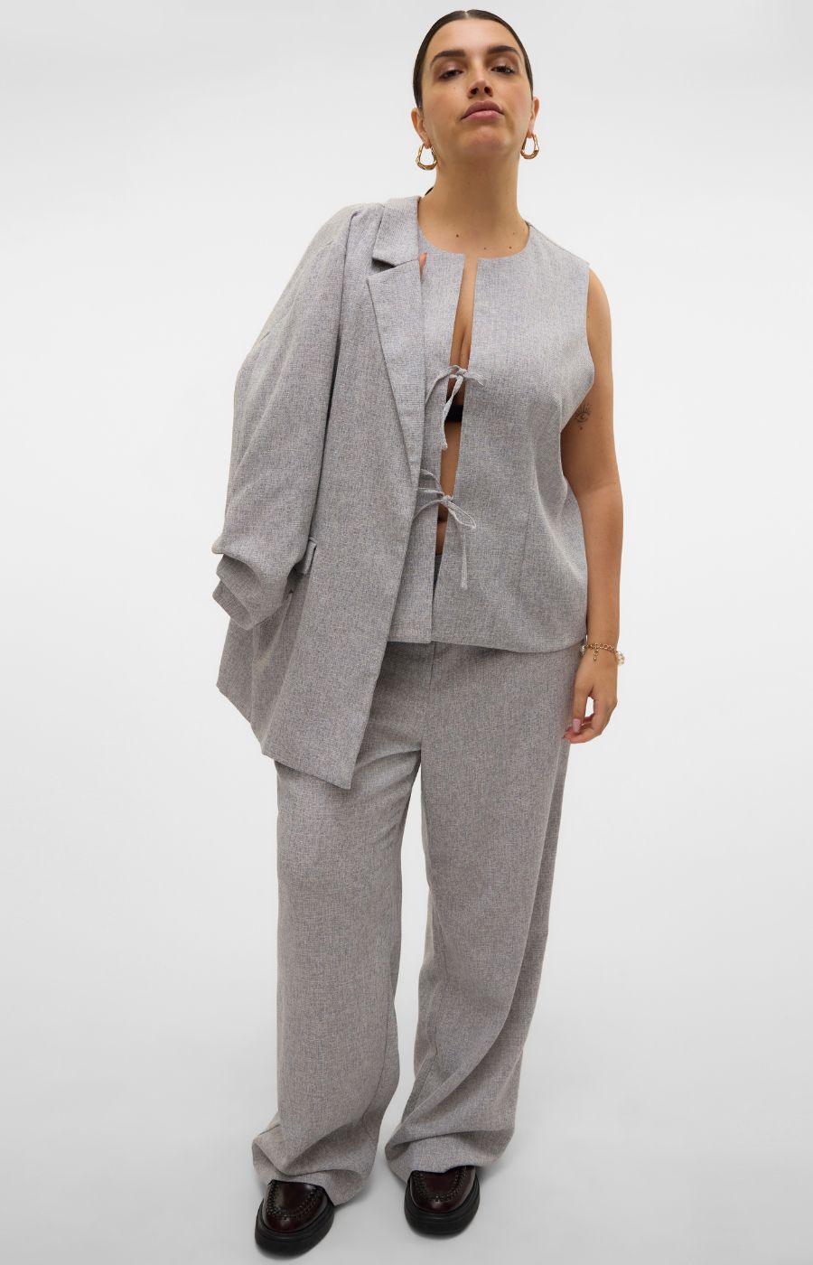 Vero Moda Curve Tammi Waistcoat in Grey