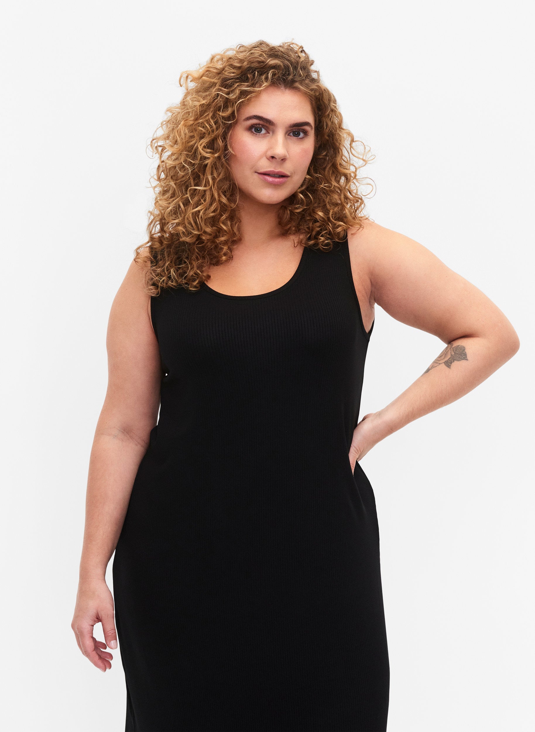Zizzi Sleeveless Carly Dress in Black