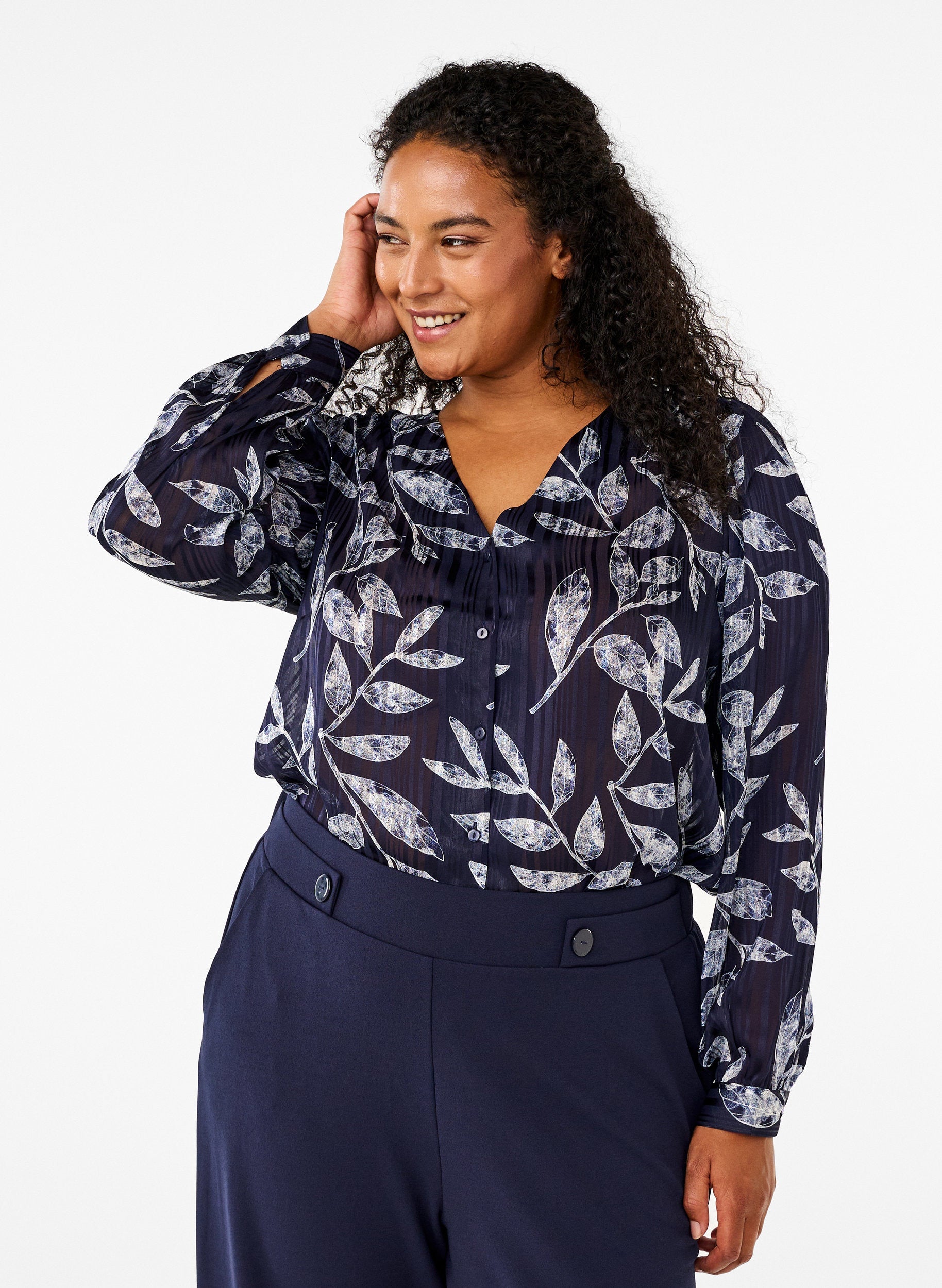 Zizzi Lucy Shirt in Navy Leaf