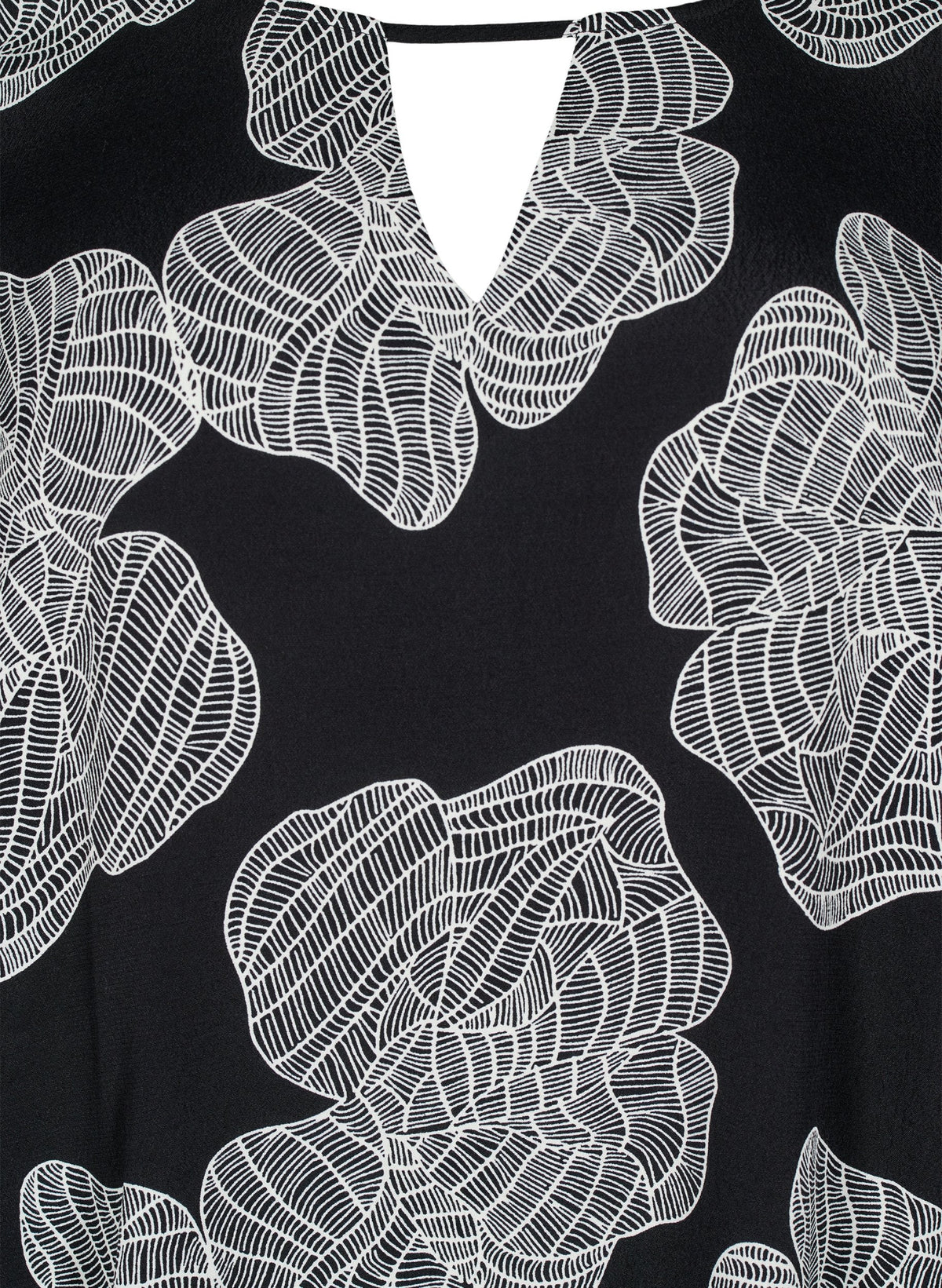Zizzi Bella Blouse in Black Flowers