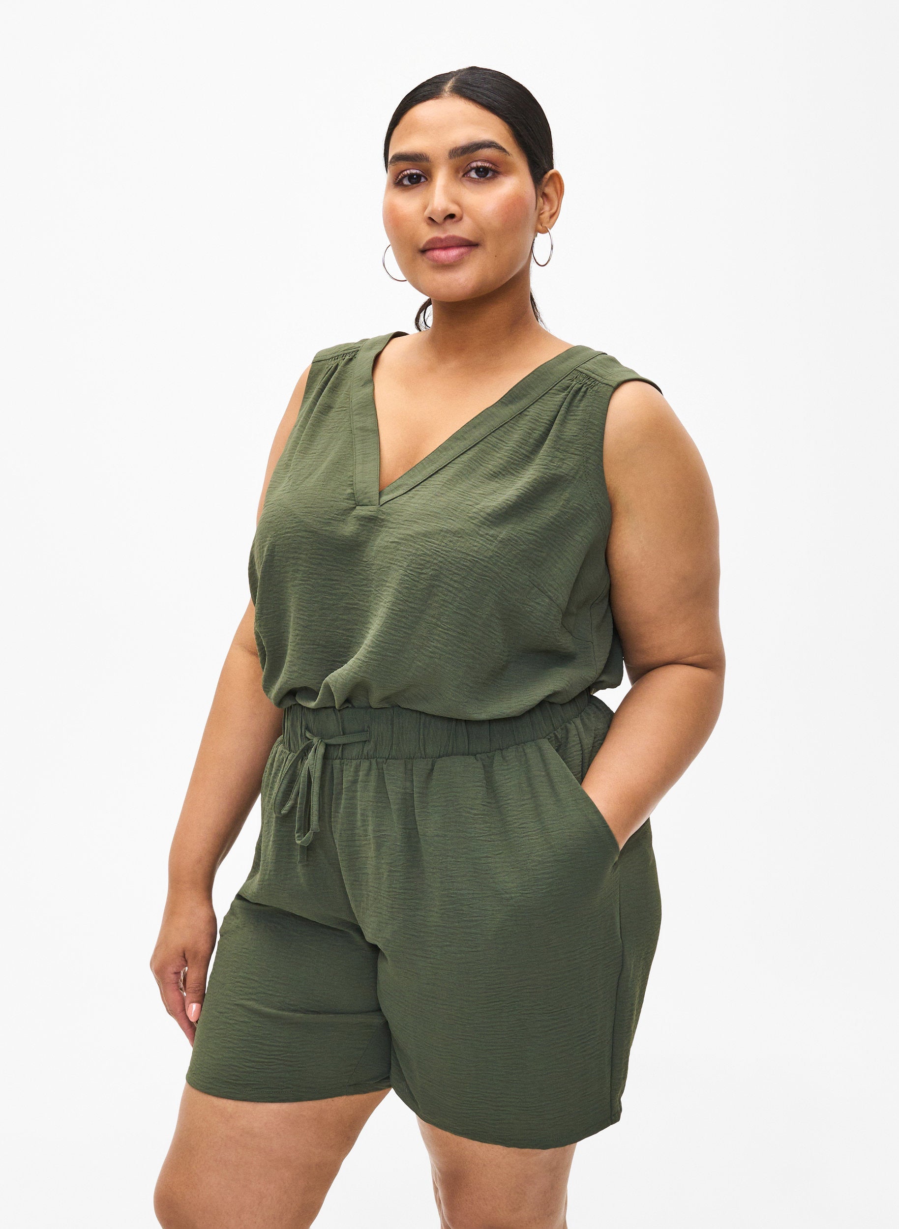 Zizzi Fikka Shorts in Khaki