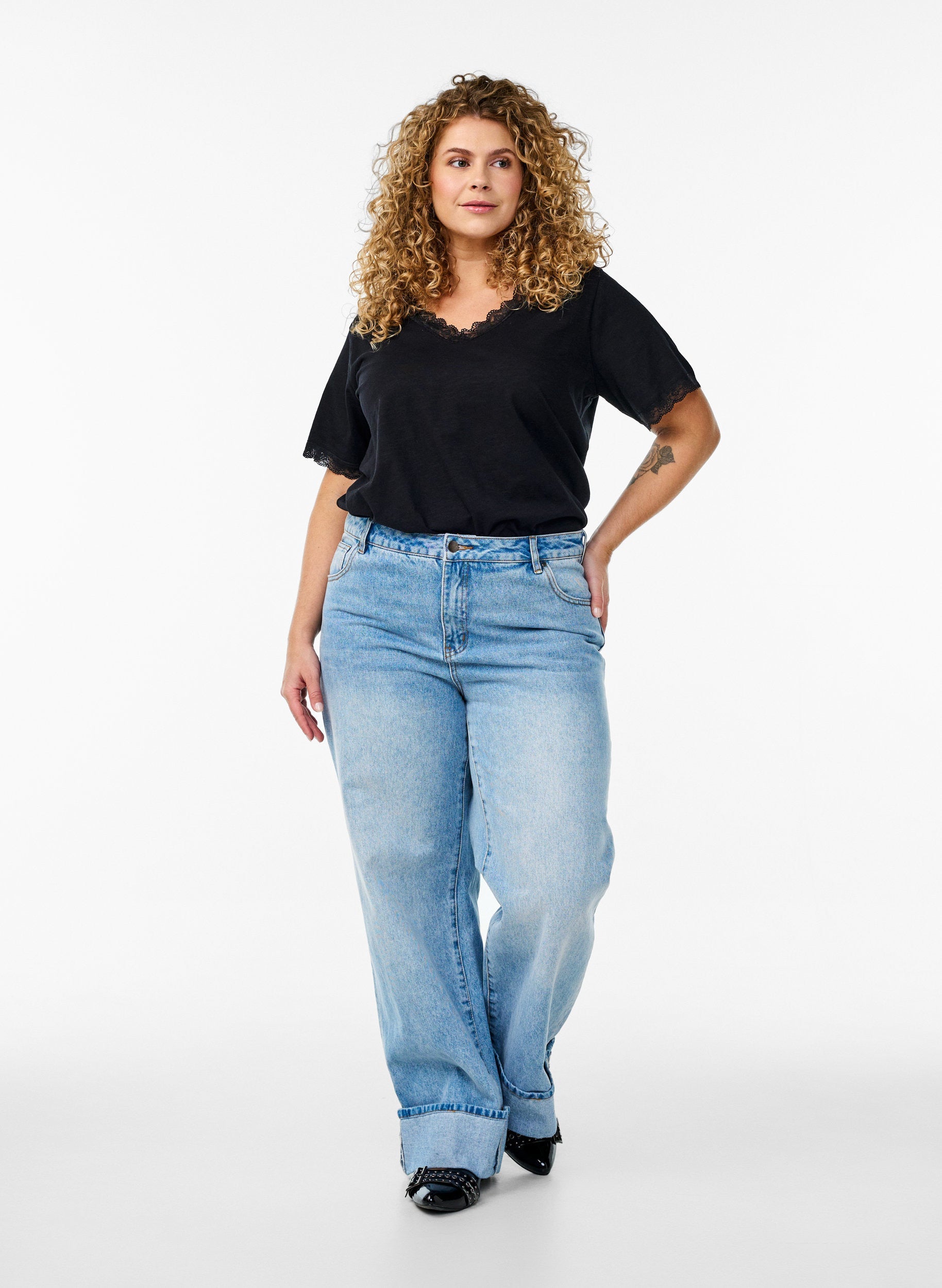 Zizzi Kamia T-Shirt in Black 