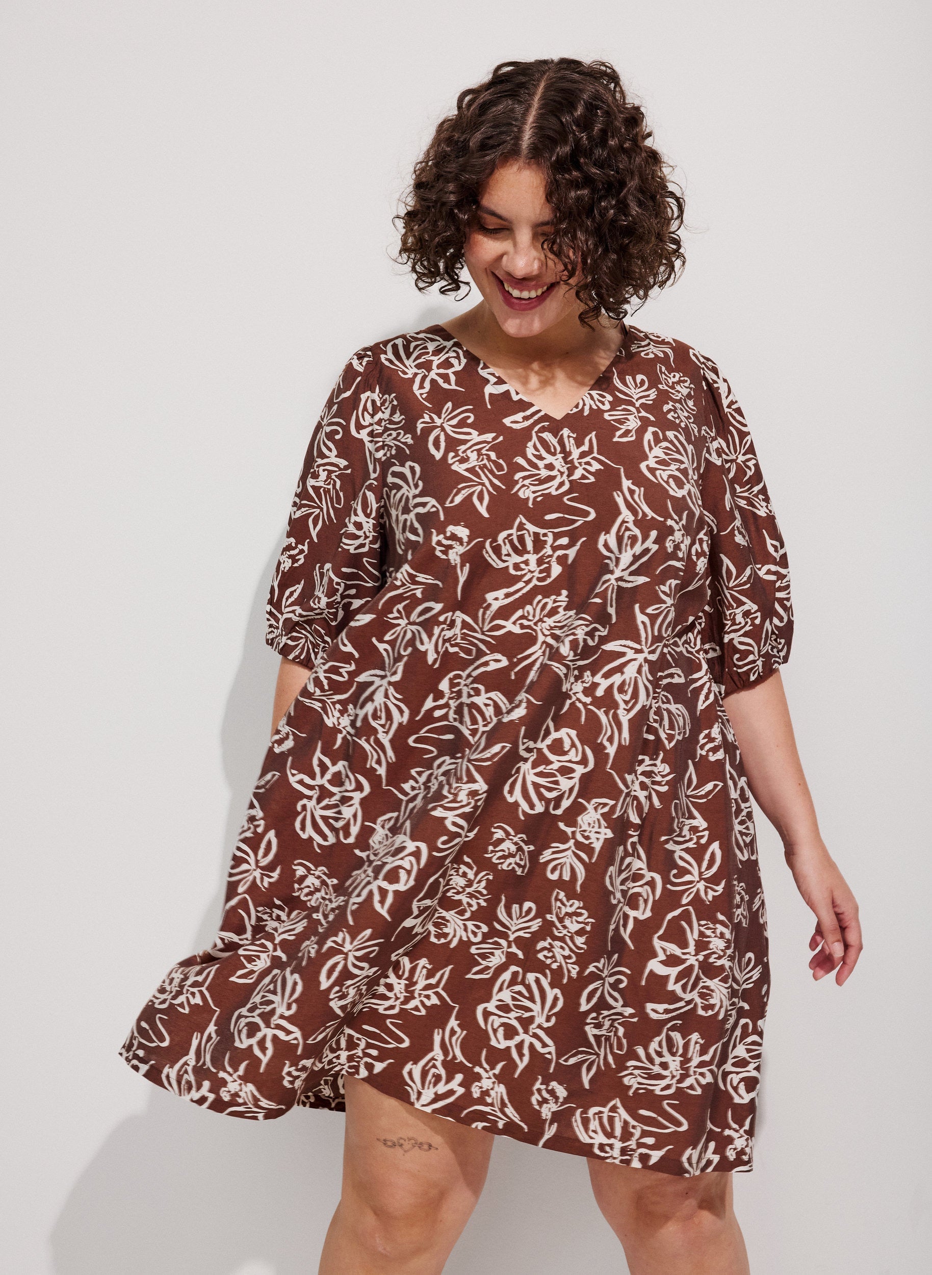 Zizzi Stina Dress in Brown Flower 