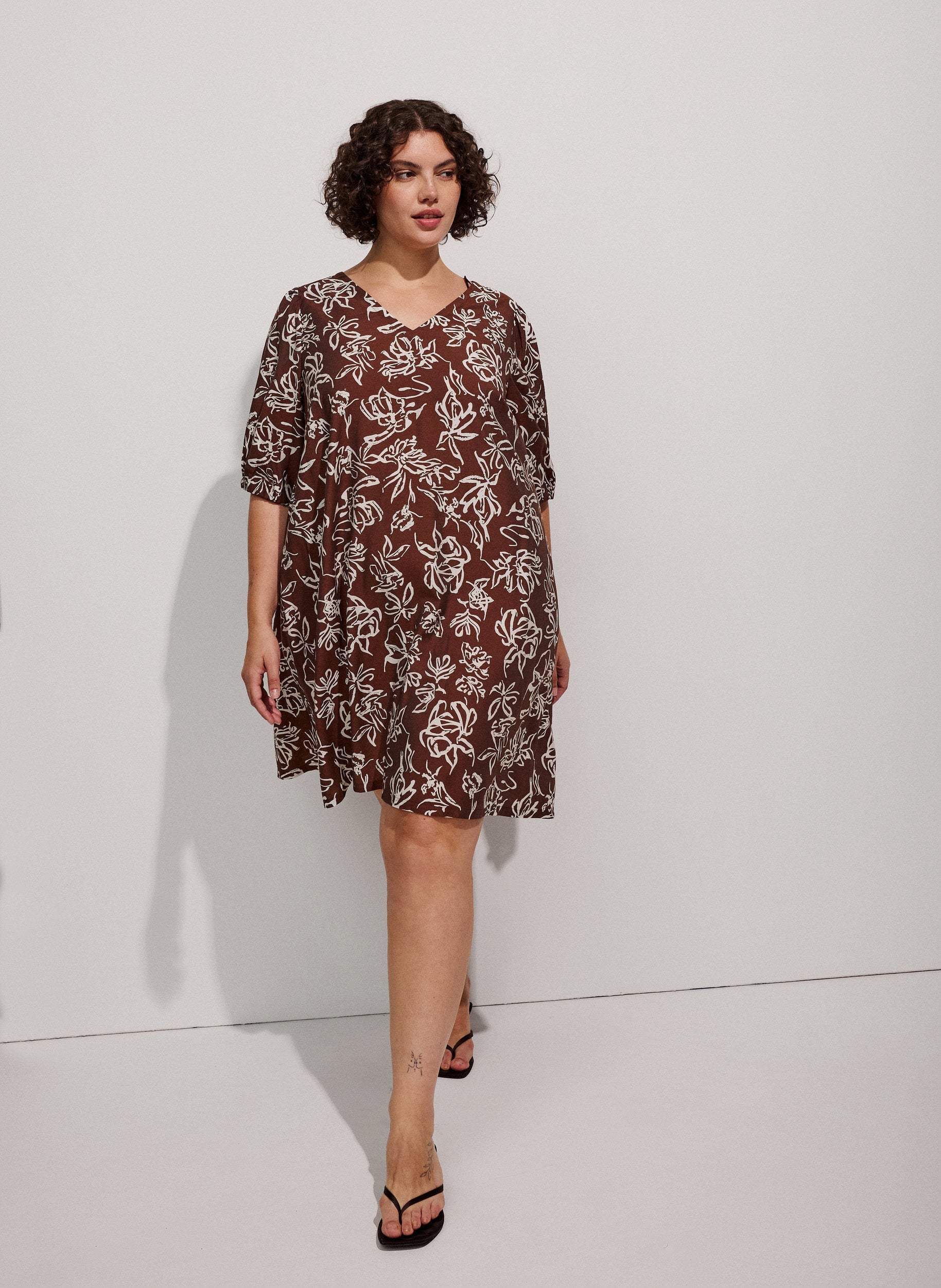 Zizzi Stina Dress in Brown Flower 