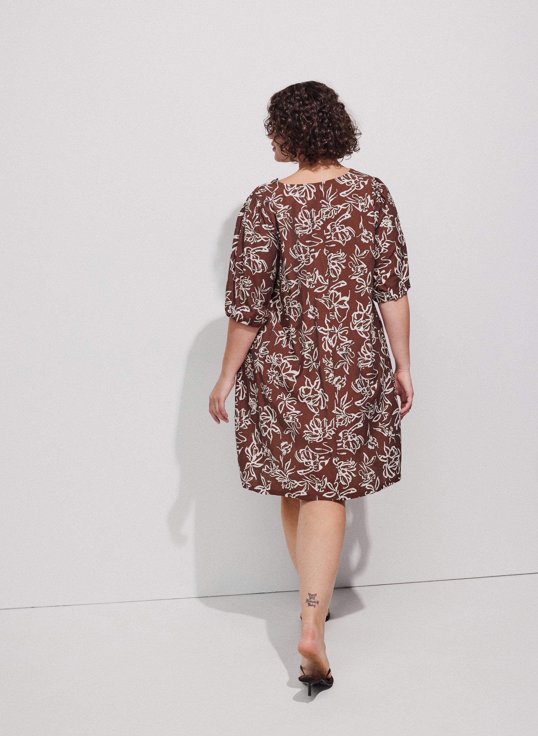 Zizzi Stina Dress in Brown Flower 