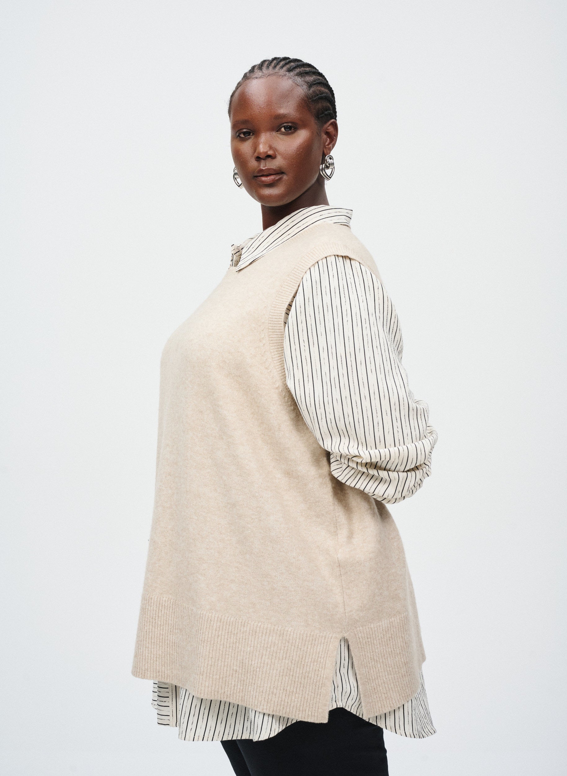 Zizzi Vista Knit Vest in Beige